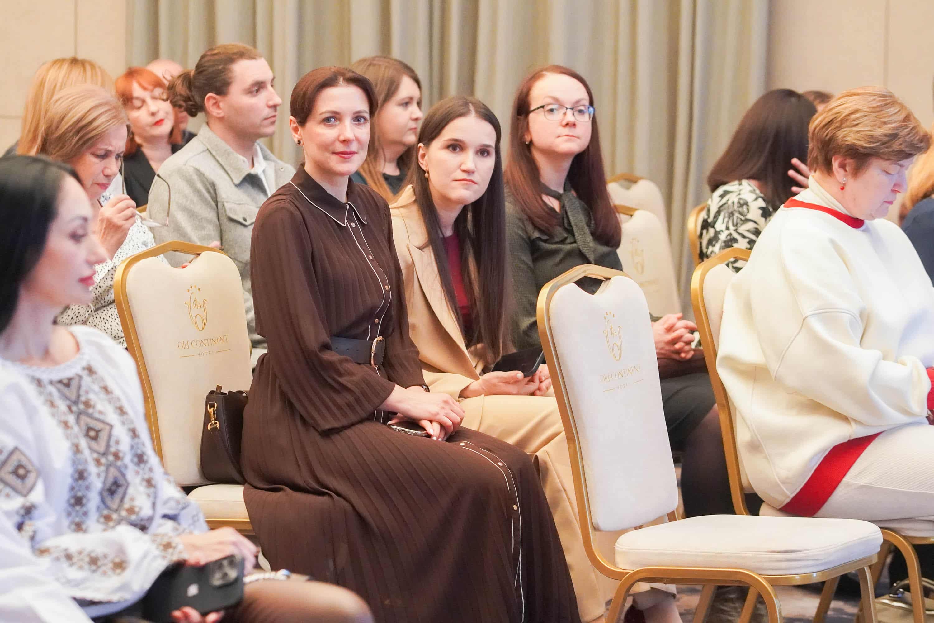 У переддень професійного свята: в Ужгороді привітали митців та діячів культури