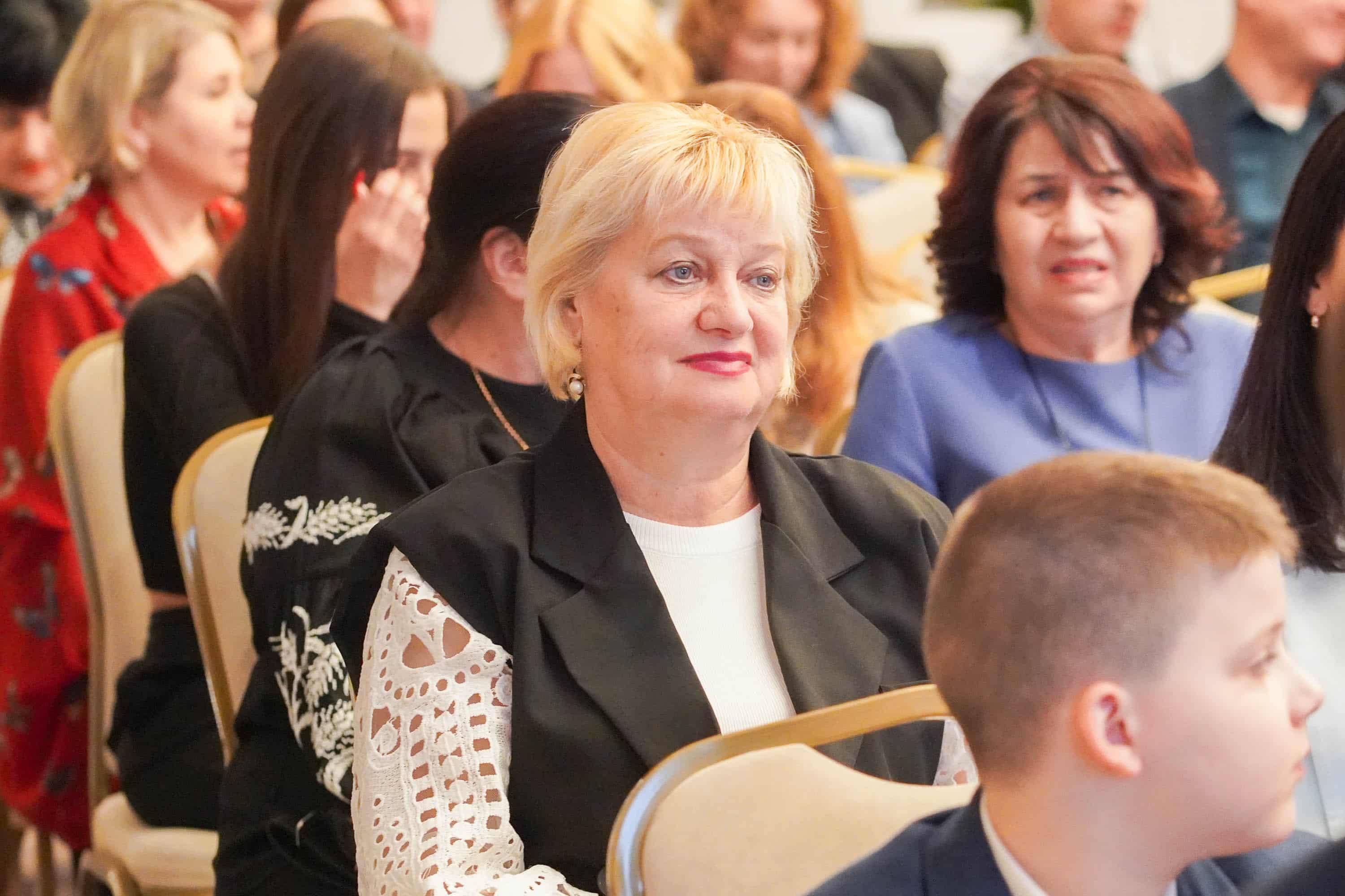 У переддень професійного свята: в Ужгороді привітали митців та діячів культури