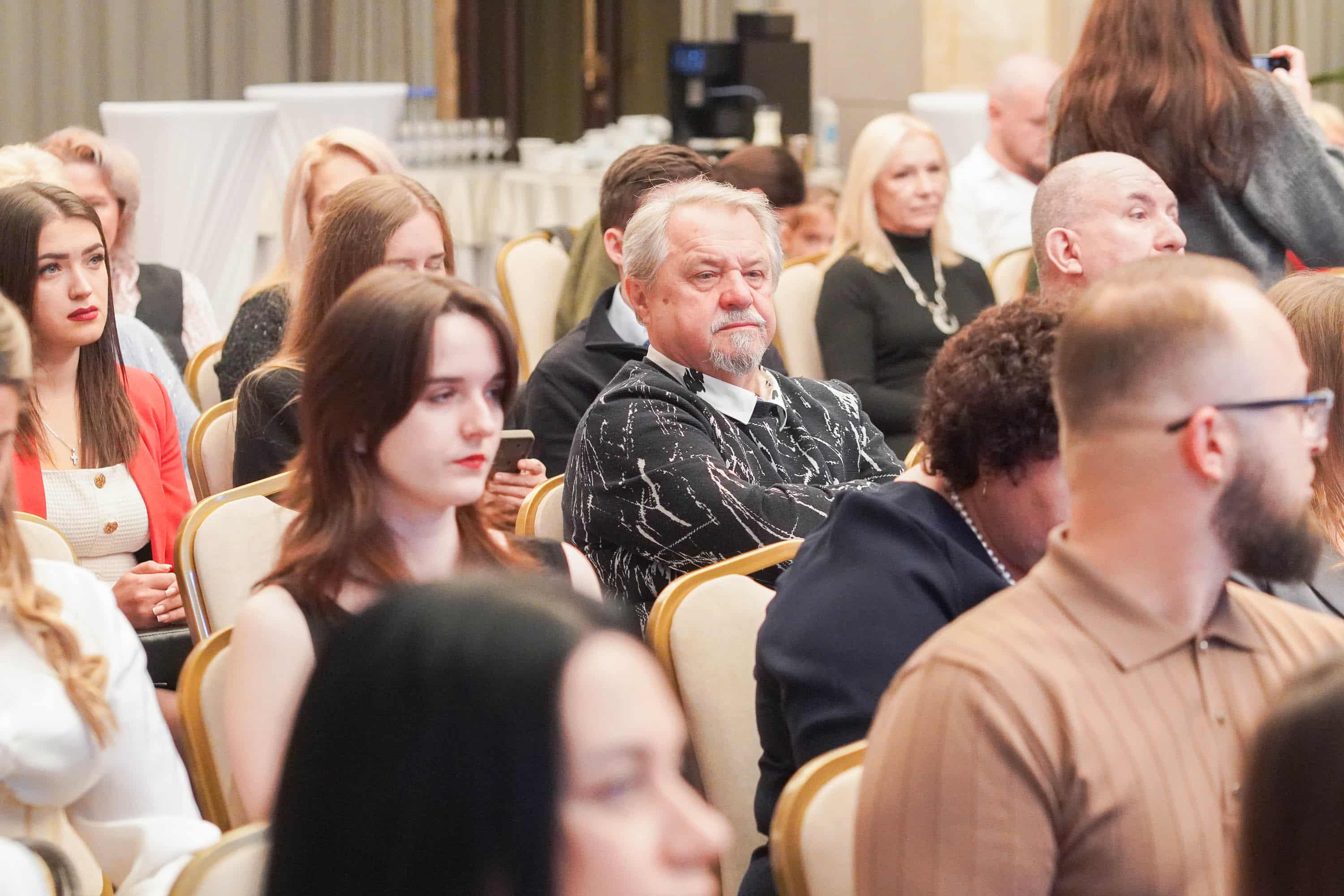 У переддень професійного свята: в Ужгороді привітали митців та діячів культури