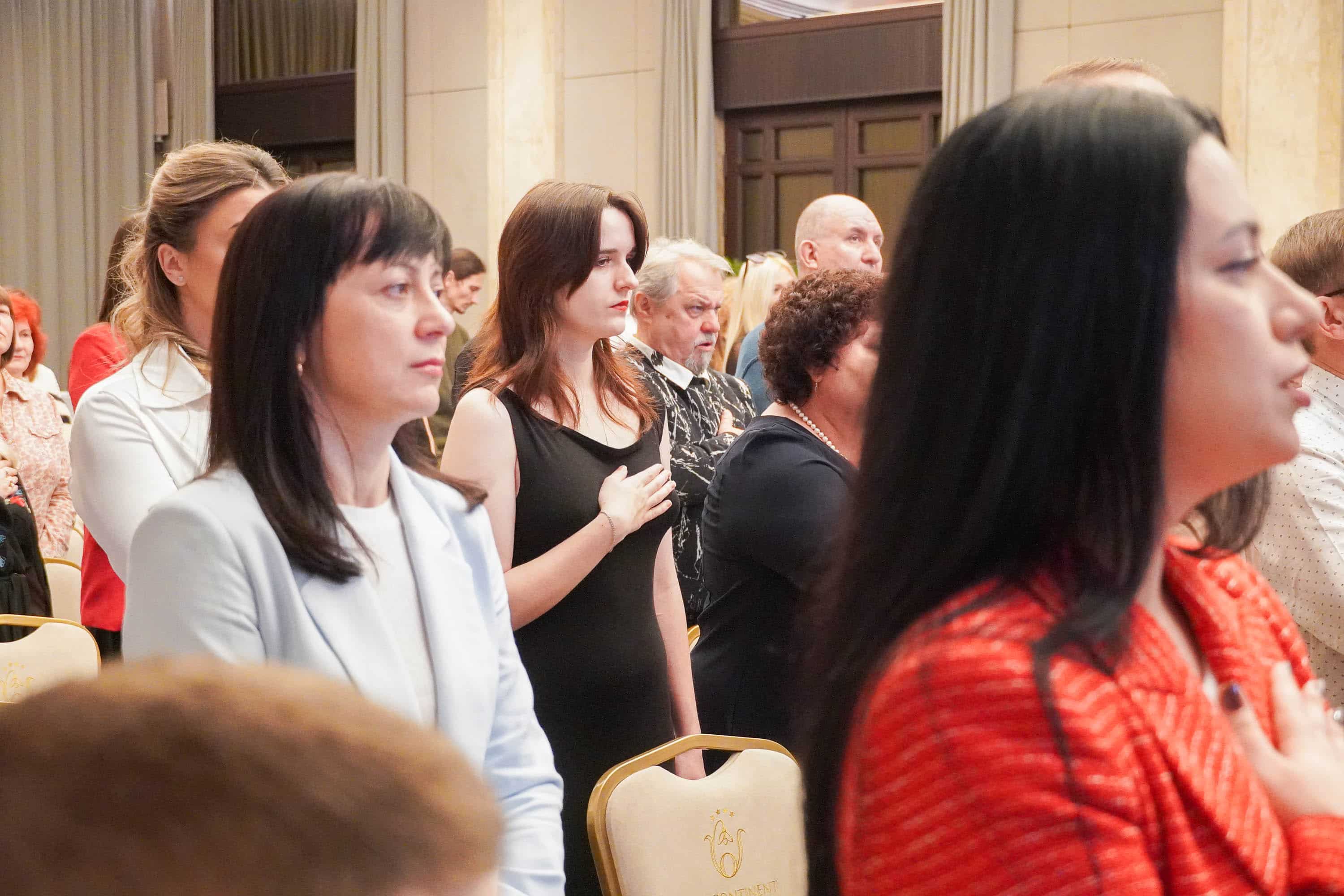 У переддень професійного свята: в Ужгороді привітали митців та діячів культури