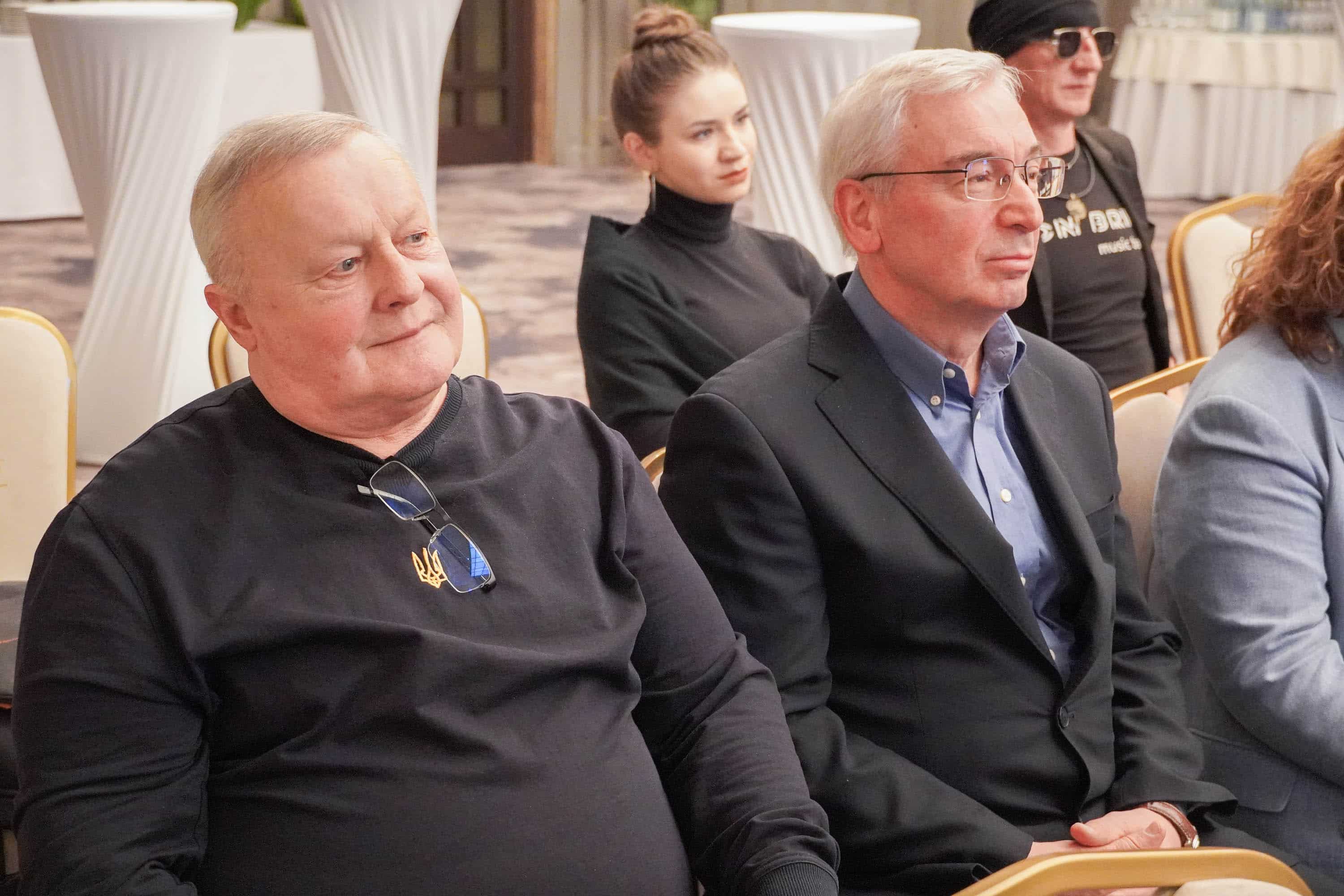 У переддень професійного свята: в Ужгороді привітали митців та діячів культури