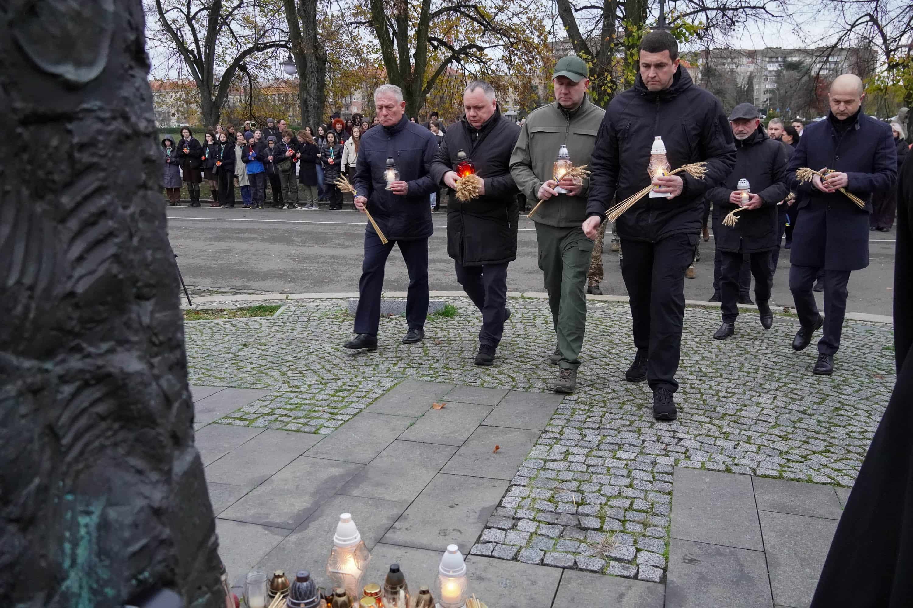 В Ужгороді вшанували пам'ять жертв Голодоморів