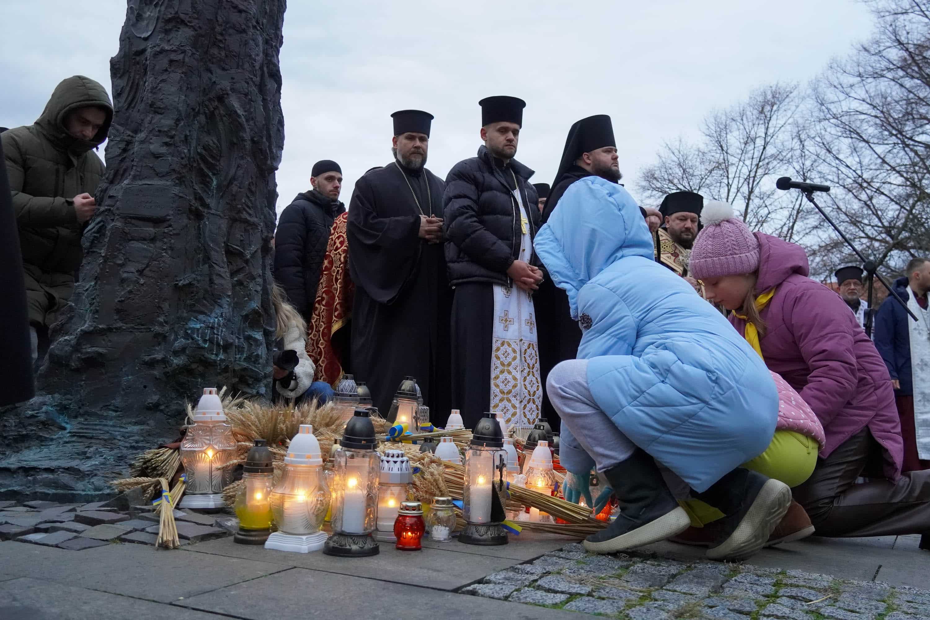 В Ужгороді вшанували пам'ять жертв Голодоморів