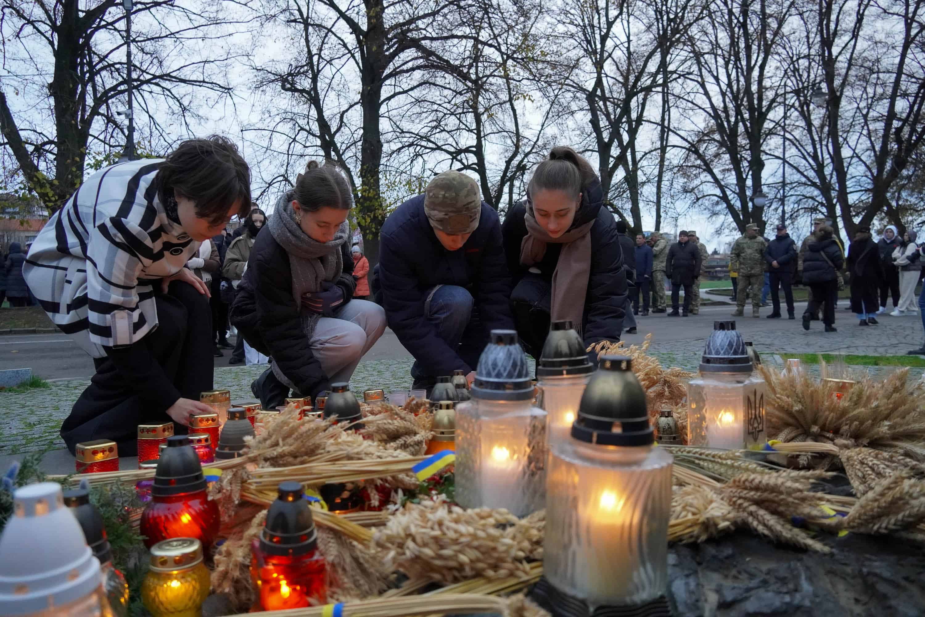 В Ужгороді вшанували пам'ять жертв Голодоморів