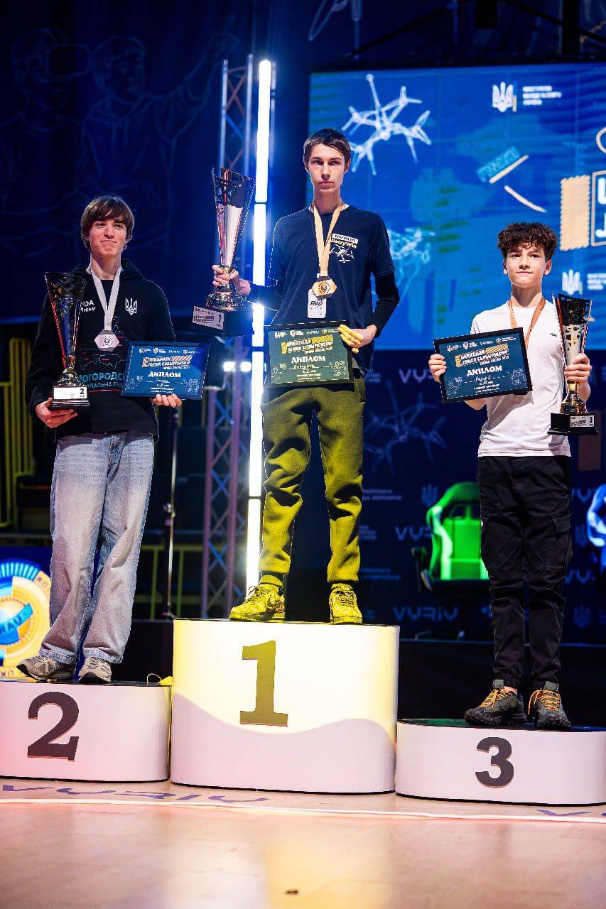 13-річний Назар Токар з Ужгорода став призером першого Чемпіонату України з дрон-рейсингу серед дітей, юнаків та юніорів