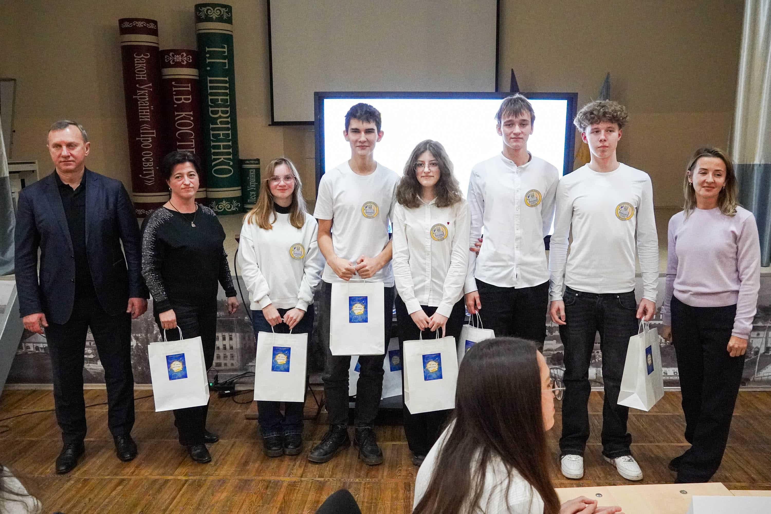 «Я люблю українську» – на базі Ужгородського ліцею імені Т. Г. Шевченка відбувся фінальний етап мовознавчої гри