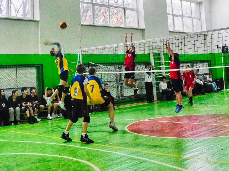 Вітаємо юних ужгородських волейболістів!