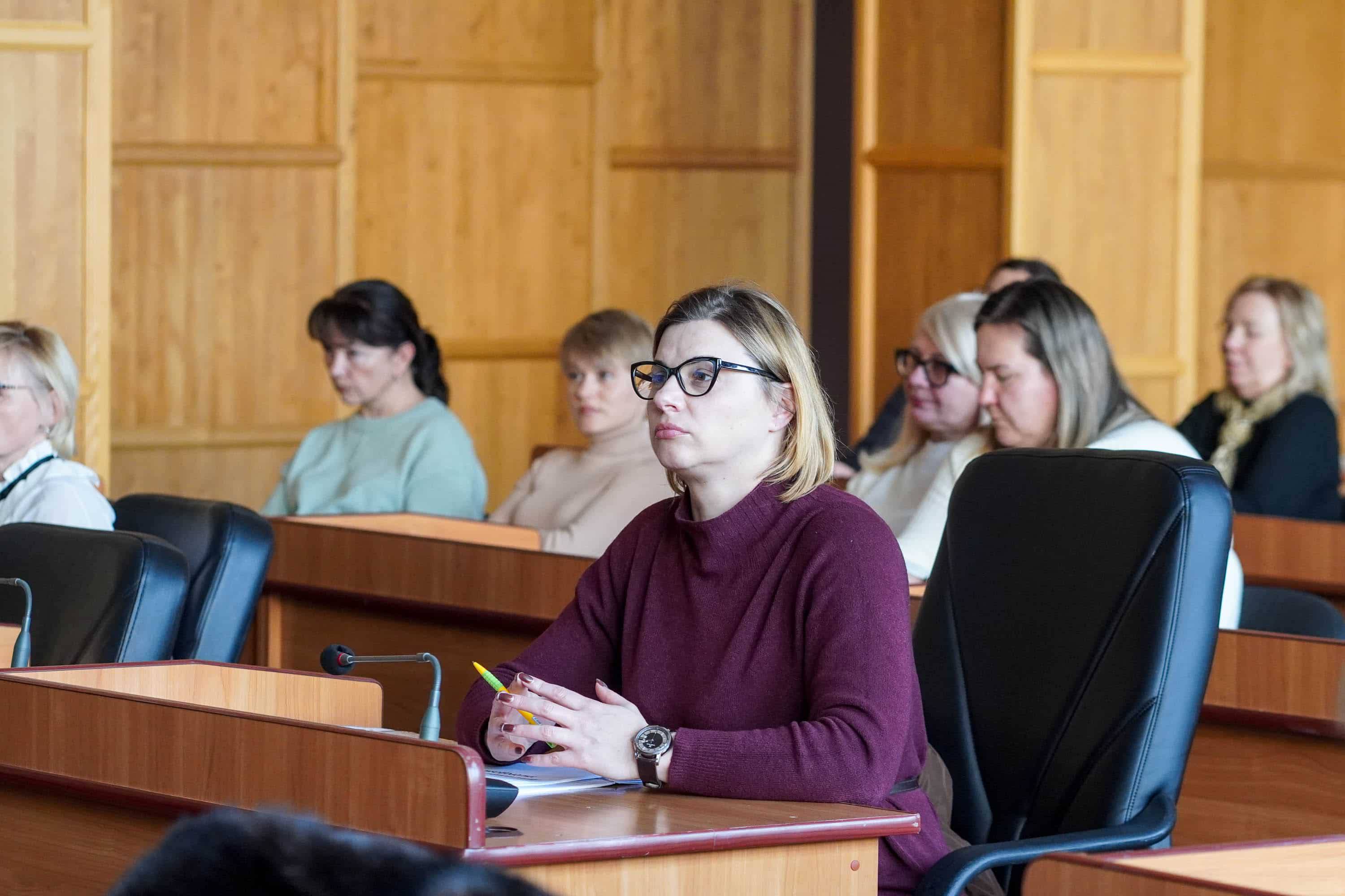 Громадські слухання, під час яких розглянули проєкт бюджету Ужгородської міської територіальної громади на 2026 рік, відбулися у міській раді