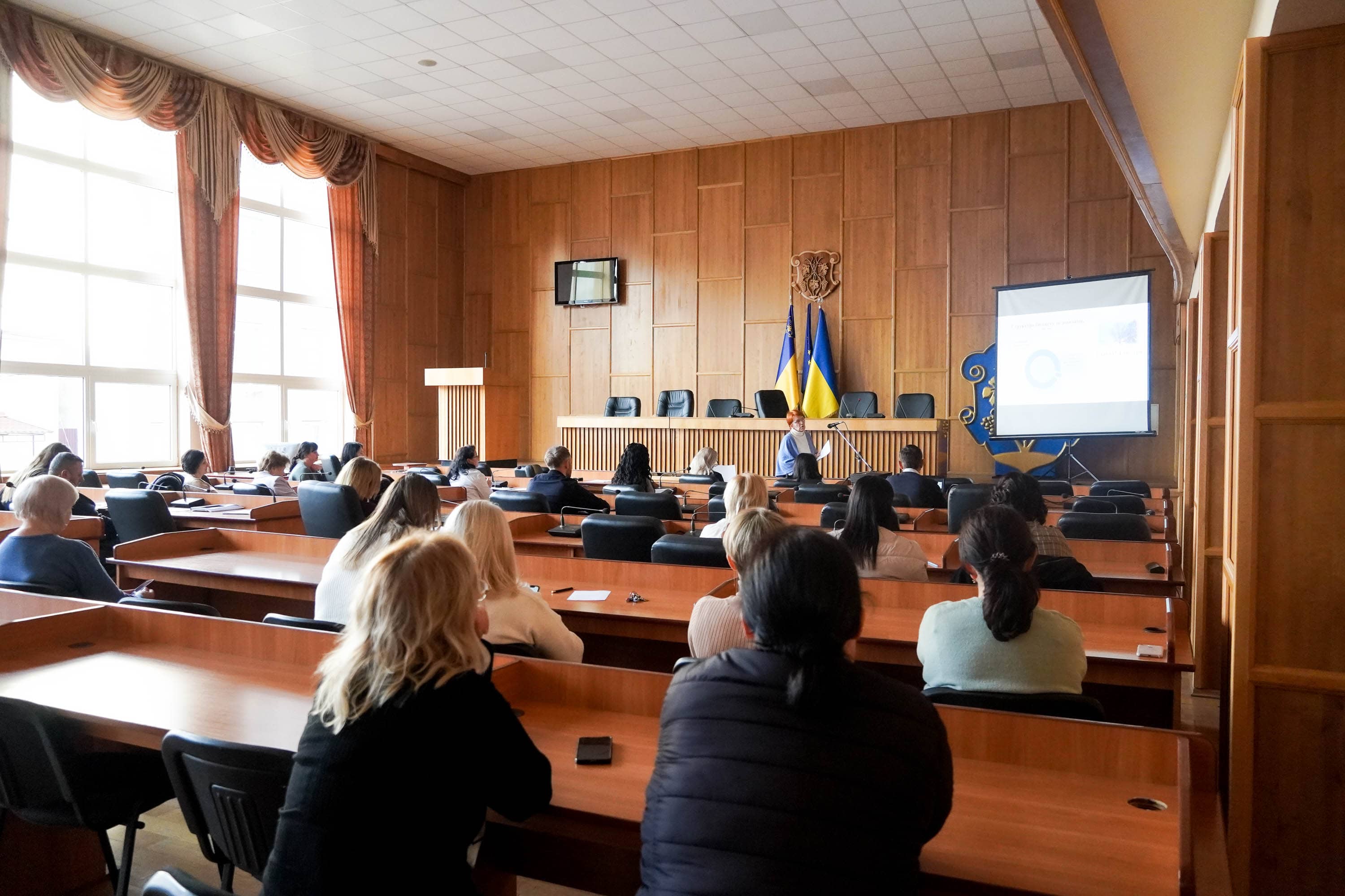 Громадські слухання, під час яких розглянули проєкт бюджету Ужгородської міської територіальної громади на 2026 рік, відбулися у міській раді