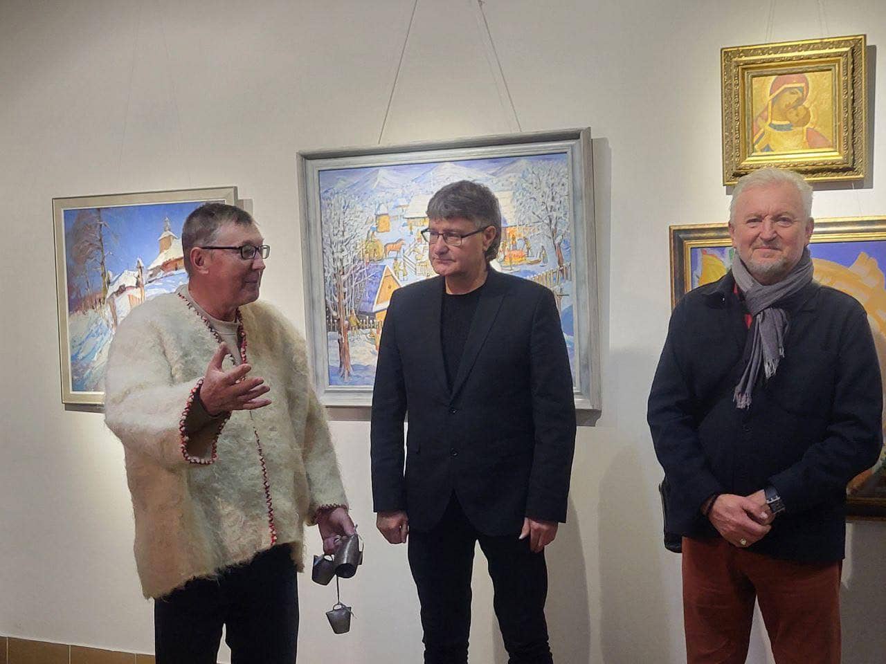 У галереї «Ужгород» відкрили різдвяну виставку робіт закарпатських художників «Коляда»