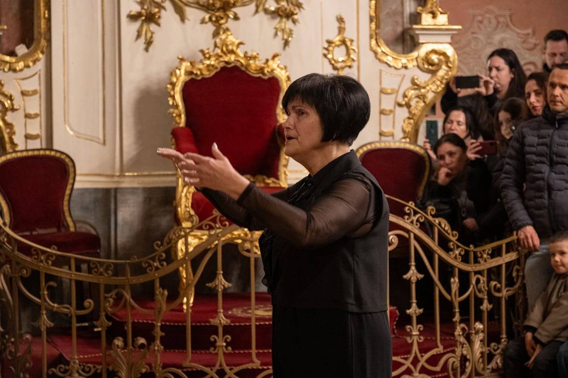 Світло Різдва в кожній ноті: учні Ужгородської музичної школи №1 подарували містянам свято