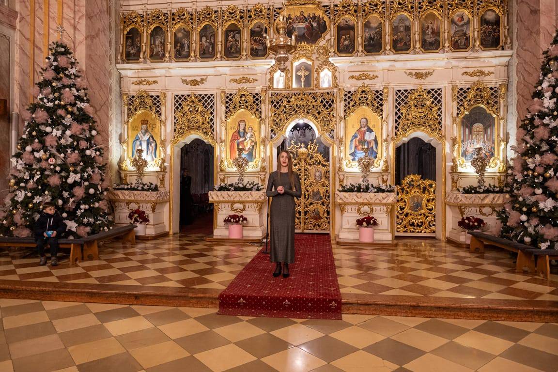 Світло Різдва в кожній ноті: учні Ужгородської музичної школи №1 подарували містянам свято
