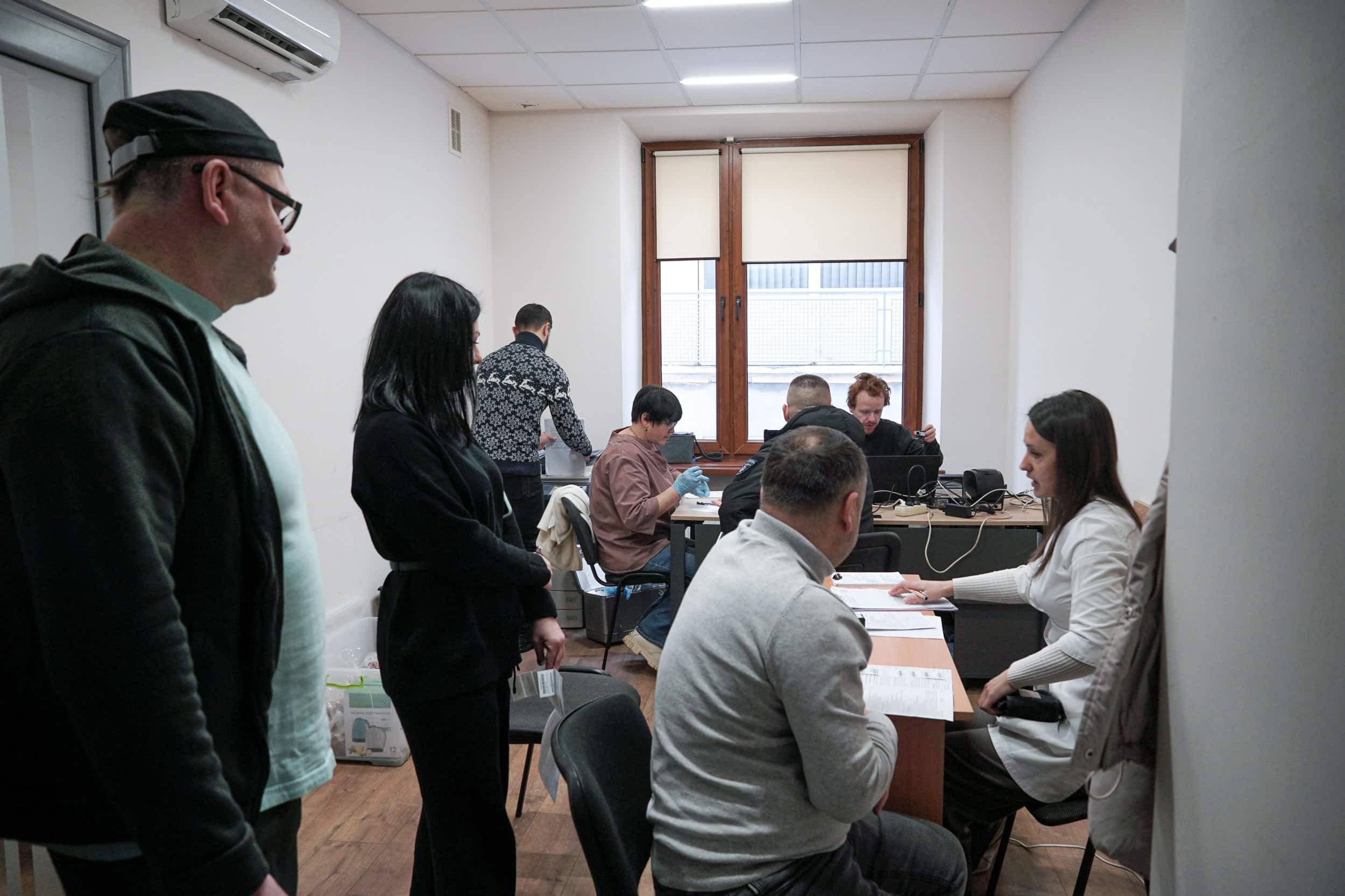 В Ужгородській міськраді відбулася акція зі здачі крові