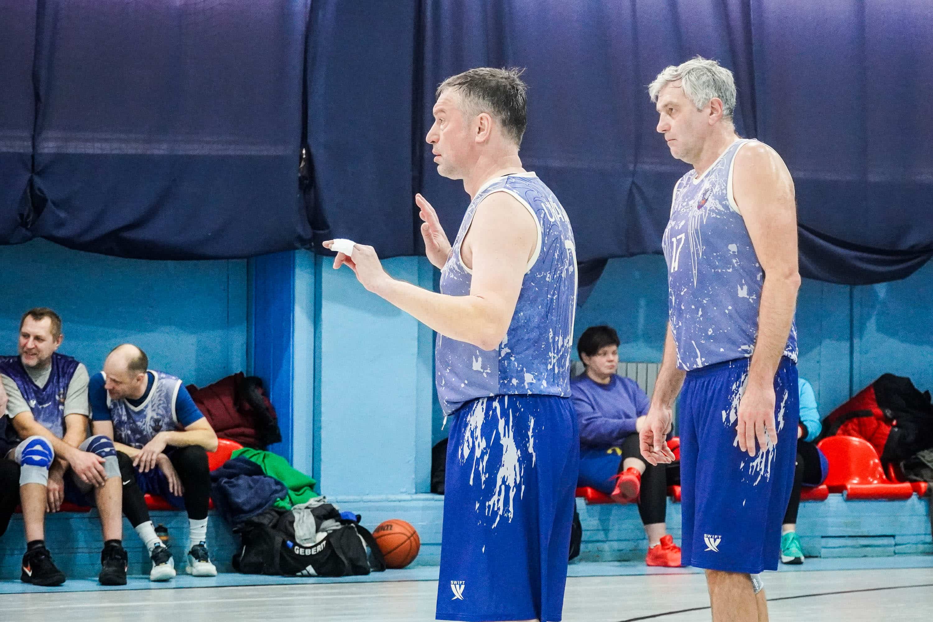 В Ужгороді триває відкритий Кубок міста з баскетболу серед ветеранів