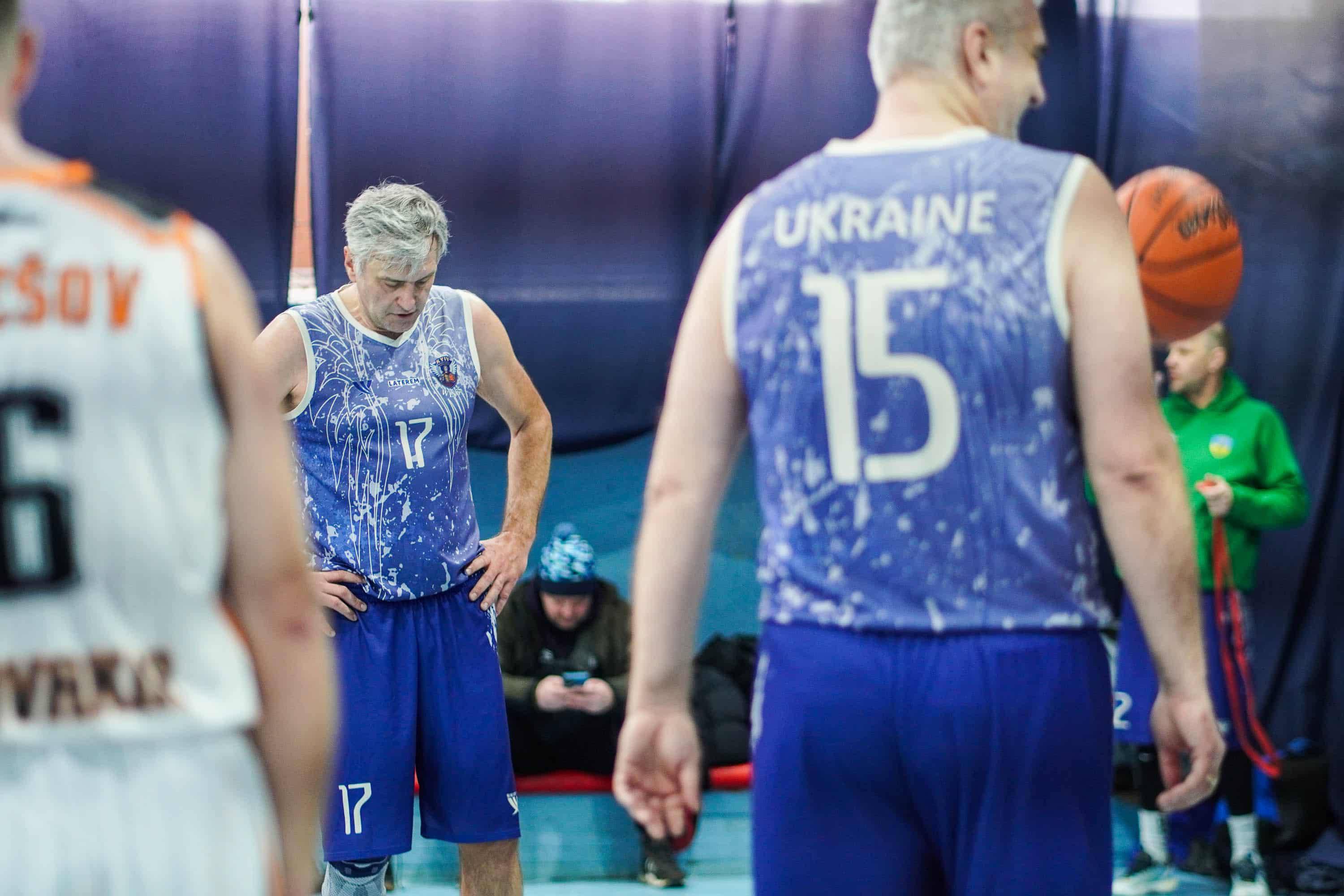 В Ужгороді триває відкритий Кубок міста з баскетболу серед ветеранів