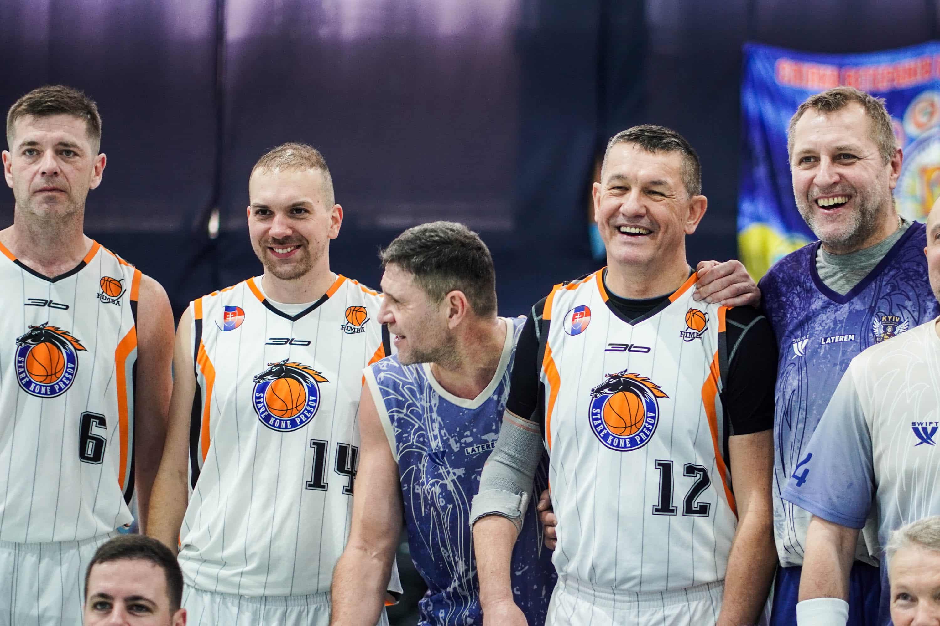 В Ужгороді триває відкритий Кубок міста з баскетболу серед ветеранів