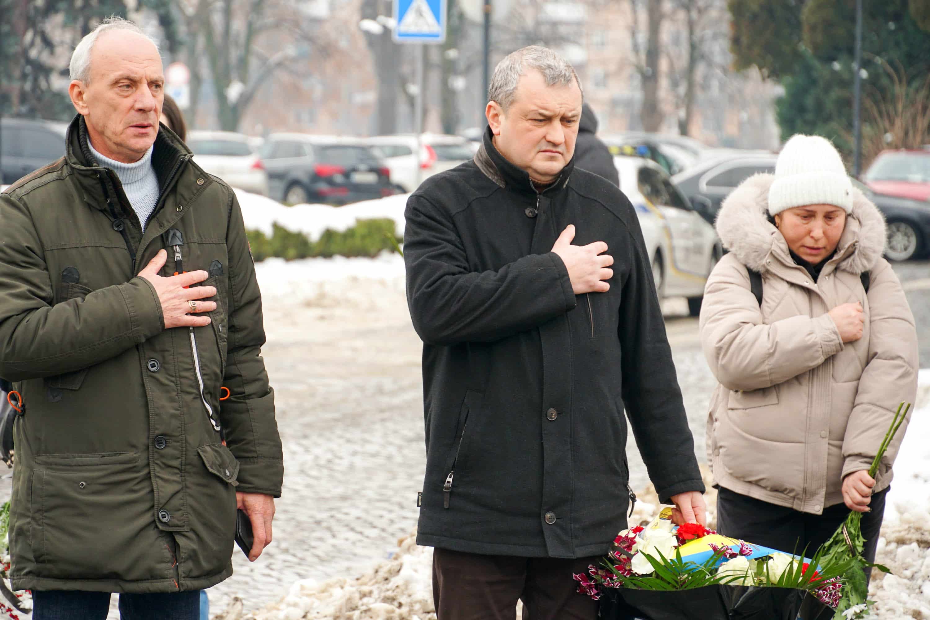 Захищав Україну з перших днів повномасштабного вторгнення росії – в Ужгороді сьогодні попрощалися із полеглим 37-річним захисником Володимиром Малєвим