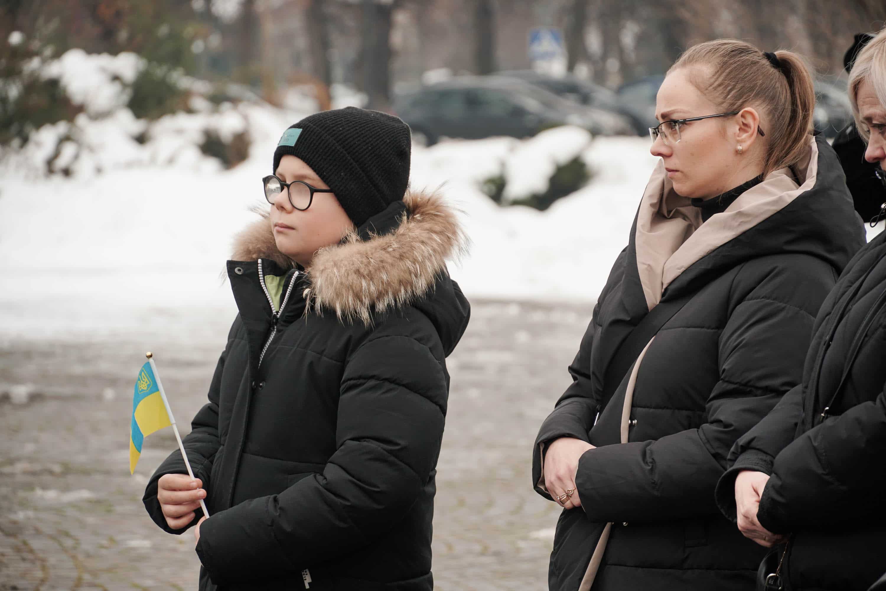 Захищав Україну з перших днів повномасштабного вторгнення росії – в Ужгороді сьогодні попрощалися із полеглим 37-річним захисником Володимиром Малєвим