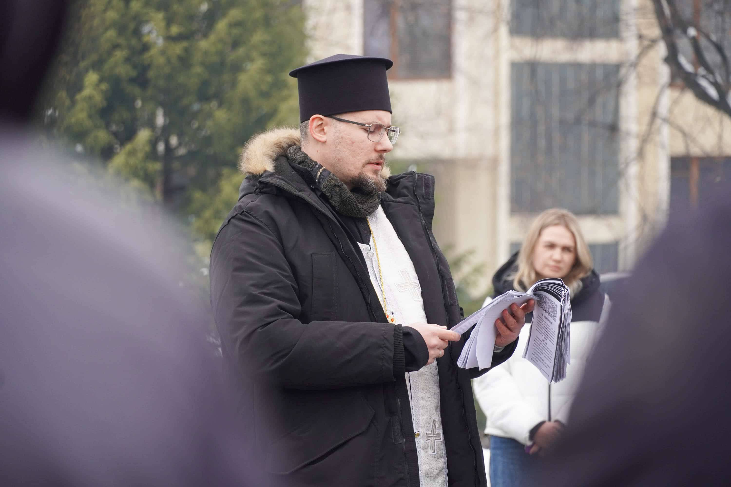 Захищав Україну з перших днів повномасштабного вторгнення росії – в Ужгороді сьогодні попрощалися із полеглим 37-річним захисником Володимиром Малєвим