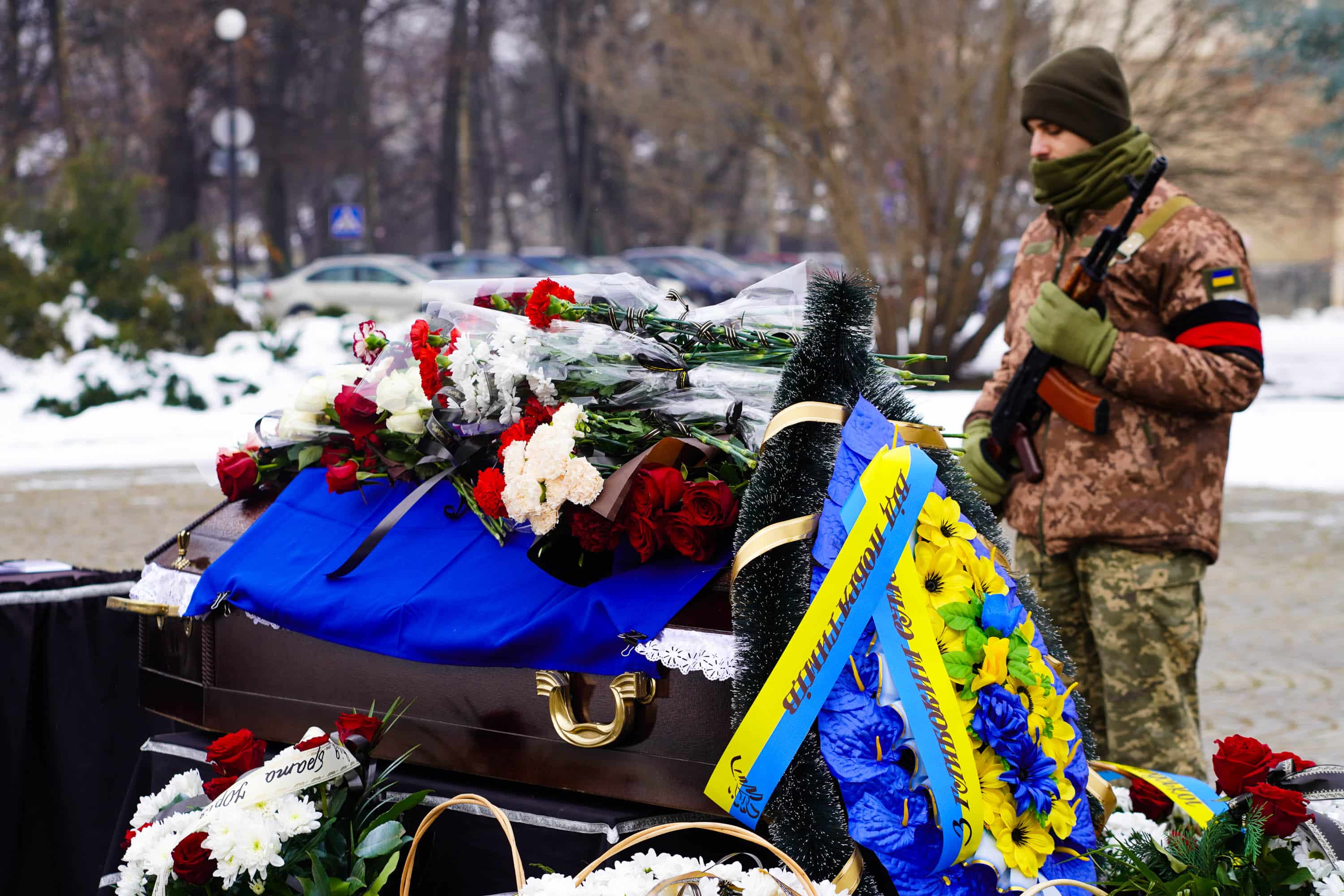 В Ужгороді сьогодні попрощалися із 46-річним солдатом Михайлом Королем
