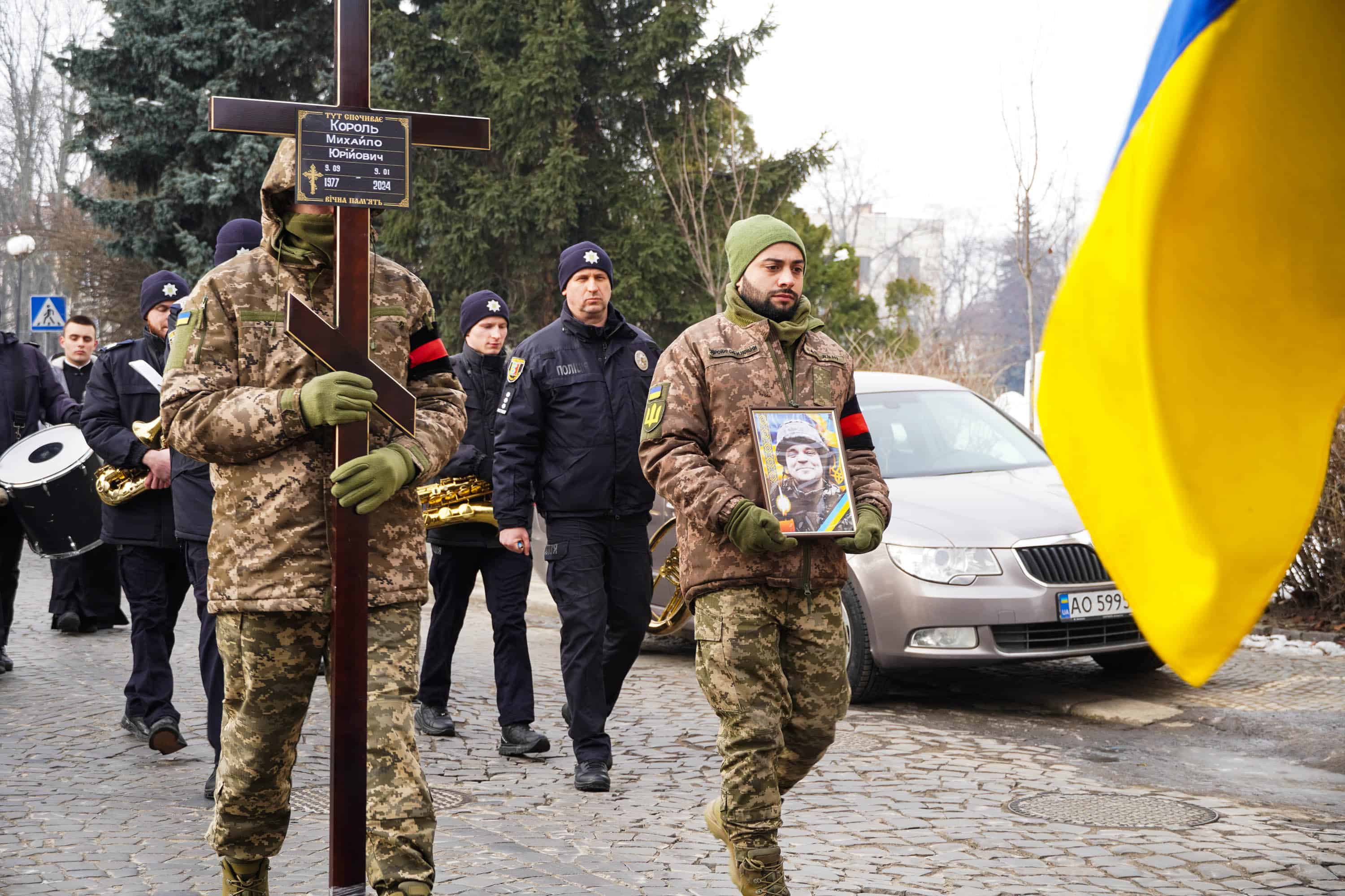 В Ужгороді сьогодні попрощалися із 46-річним солдатом Михайлом Королем