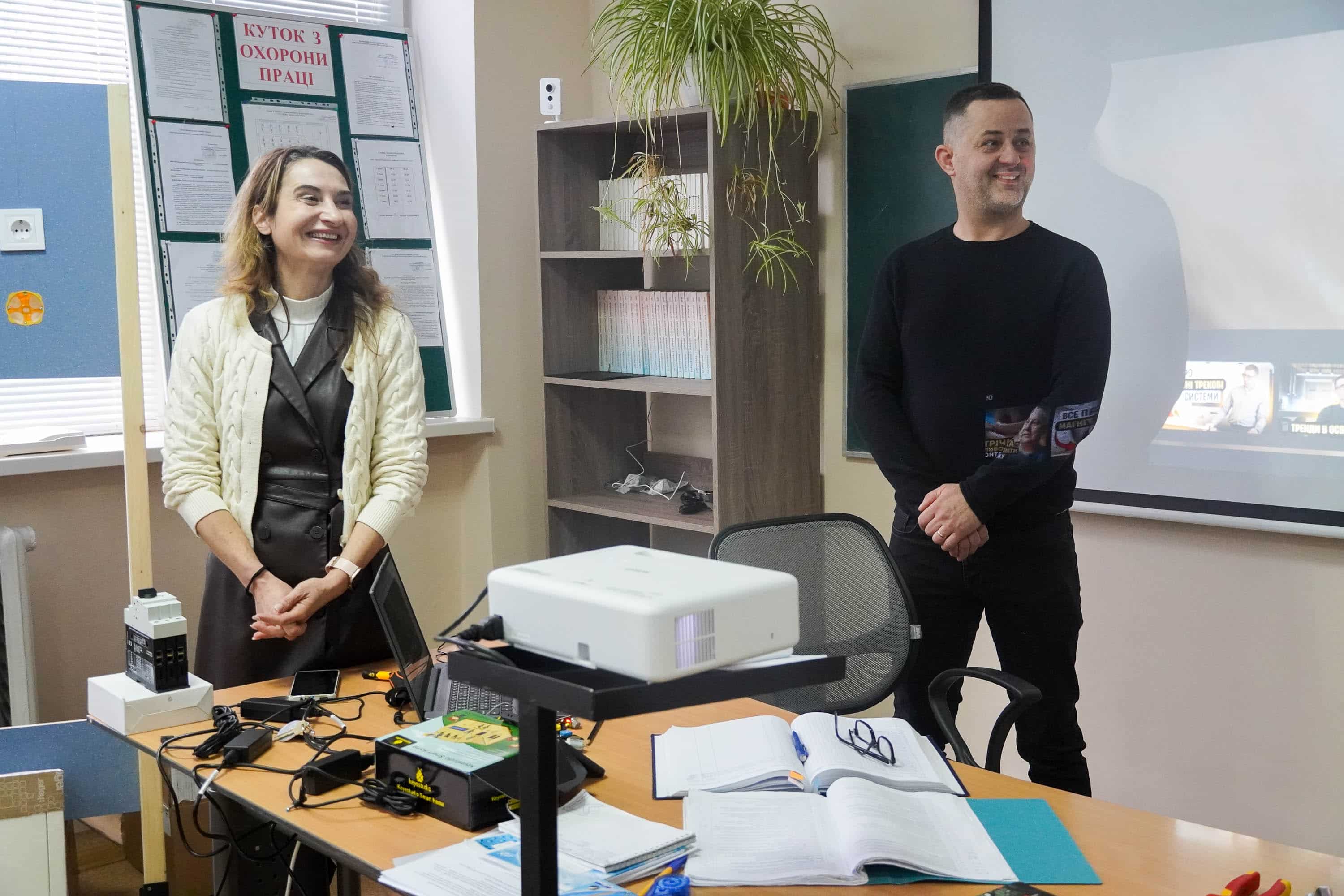 У межах проєкту «Нове спрямування професійно-технічної освіти в Ужгороді» Ужгородський центр професійно-технічної освіти отримав сучасне обладнання для підготовки майбутніх електриків