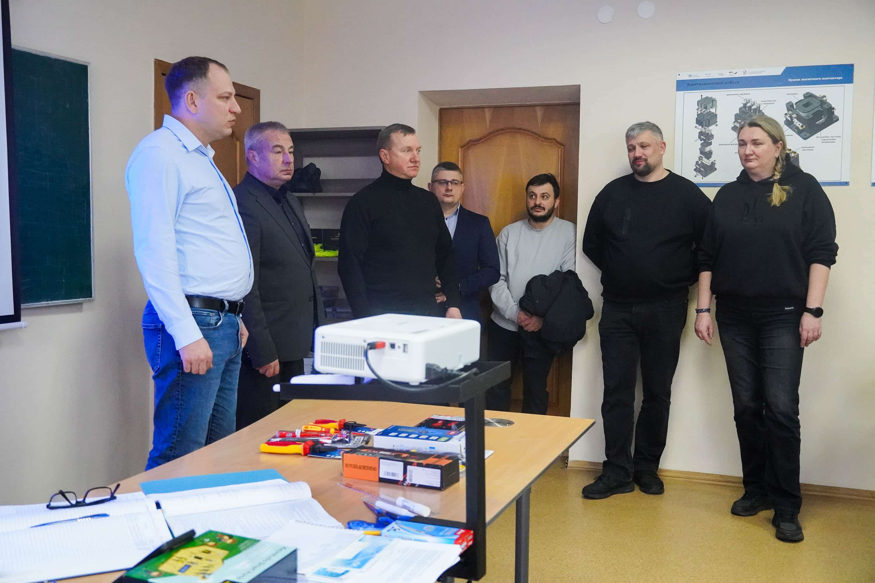 У межах проєкту «Нове спрямування професійно-технічної освіти в Ужгороді» Ужгородський центр професійно-технічної освіти отримав сучасне обладнання для підготовки майбутніх електриків