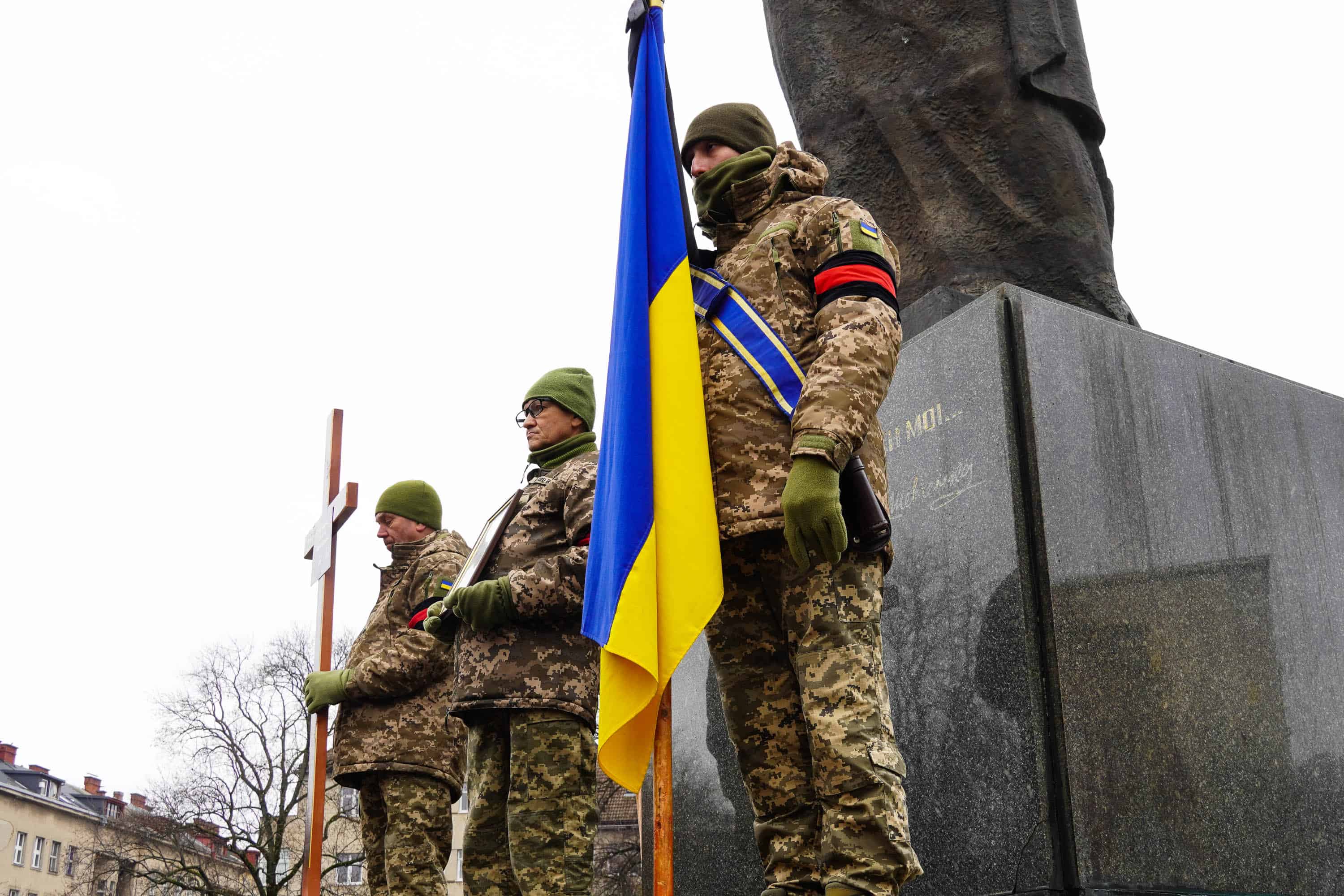 В Ужгороді сьогодні попрощалися з 28-річним старшим солдатом Сергієм Жганичем