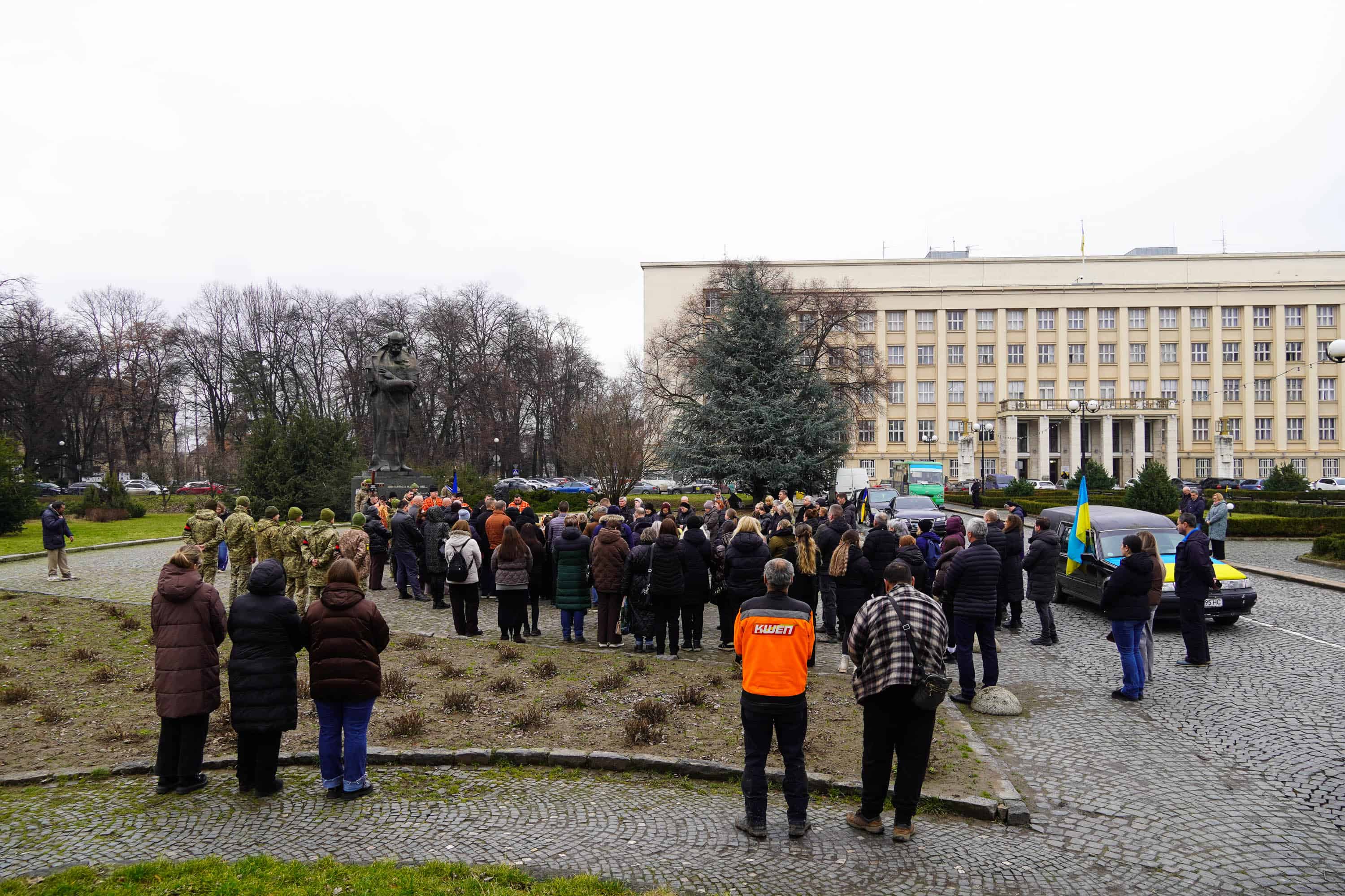 В Ужгороді сьогодні попрощалися з 28-річним старшим солдатом Сергієм Жганичем