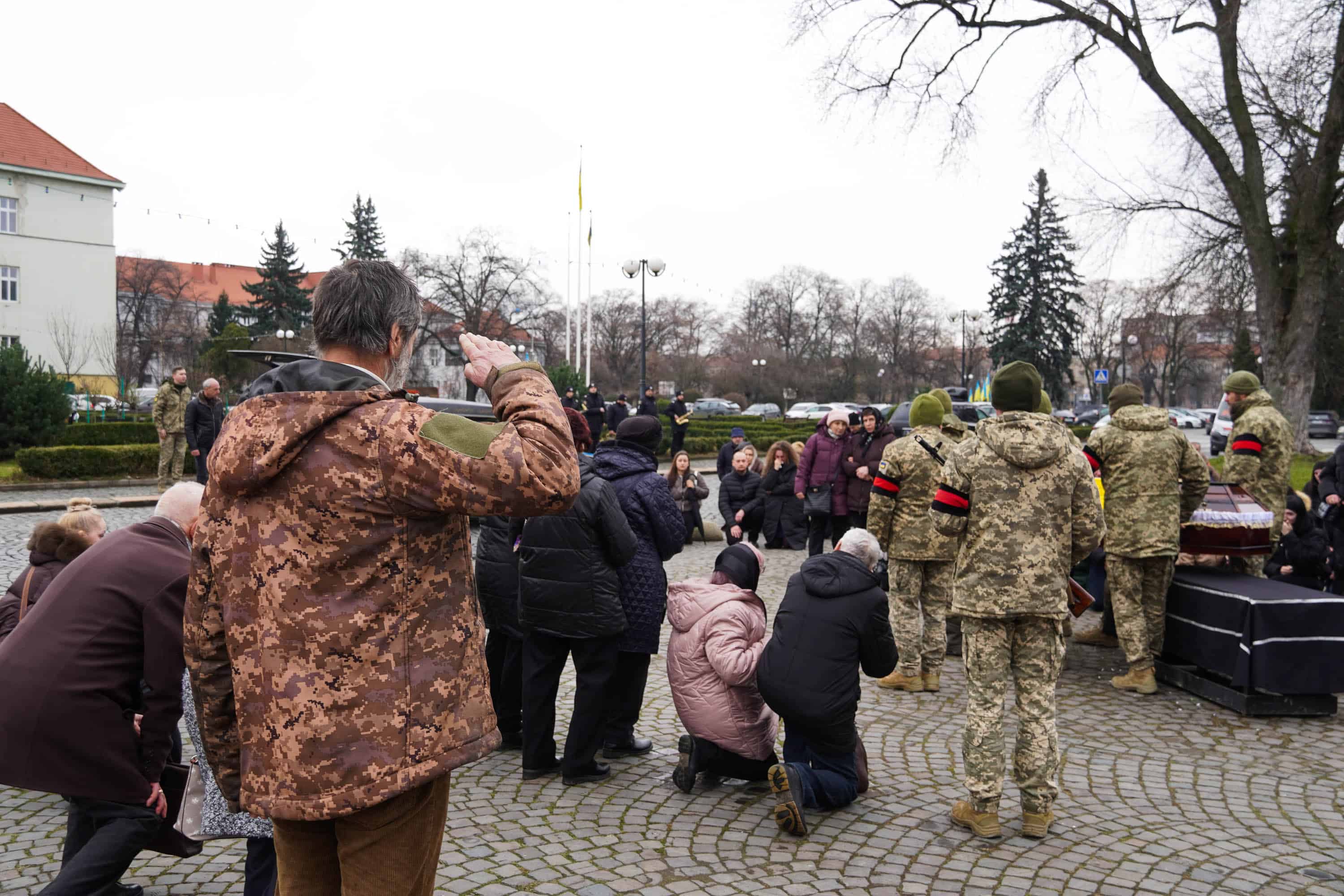В Ужгороді сьогодні попрощалися з 28-річним старшим солдатом Сергієм Жганичем