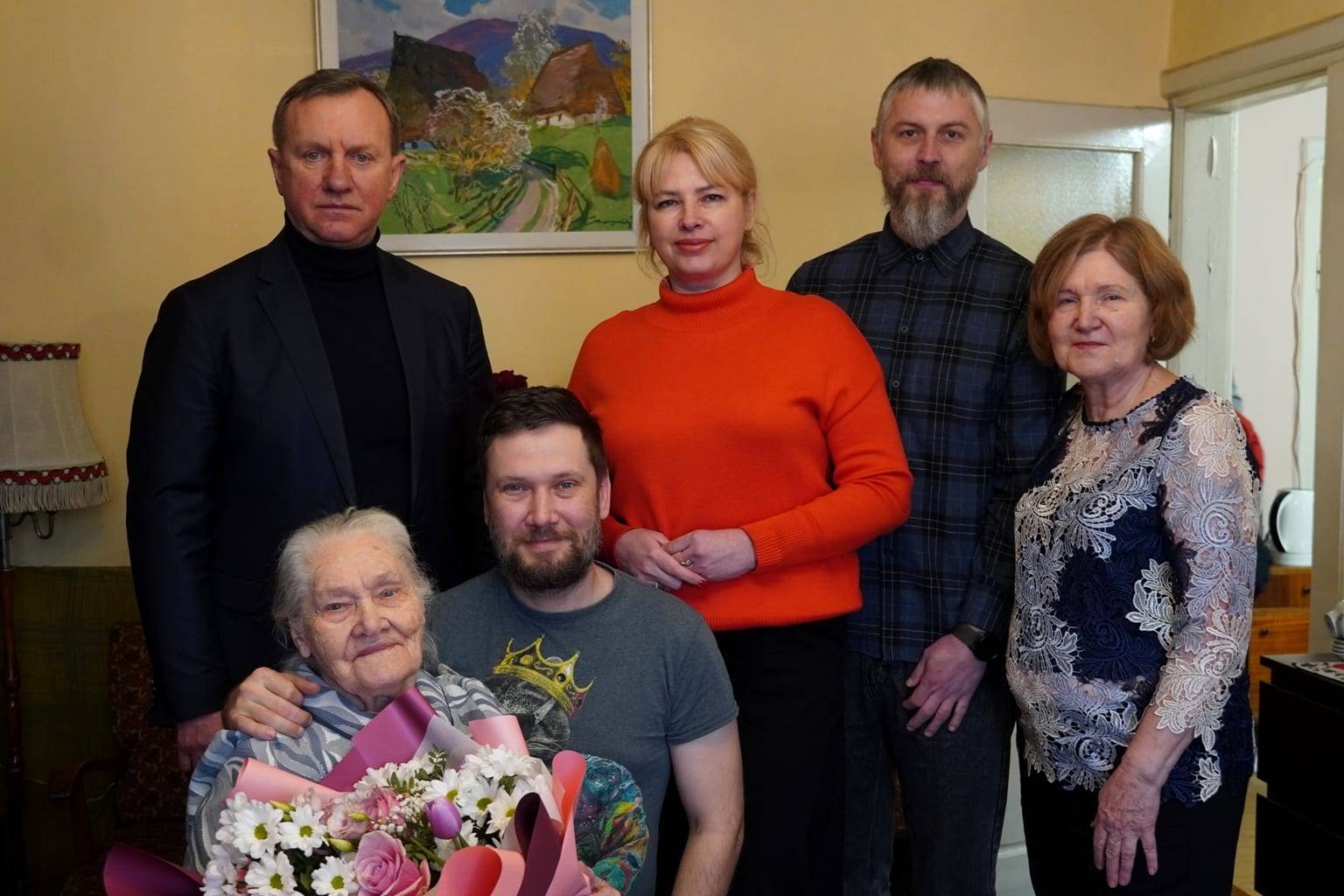 Міський голова Богдан Андріїв привітав із 100-літнім ювілеєм ужгородку Ніну Попович