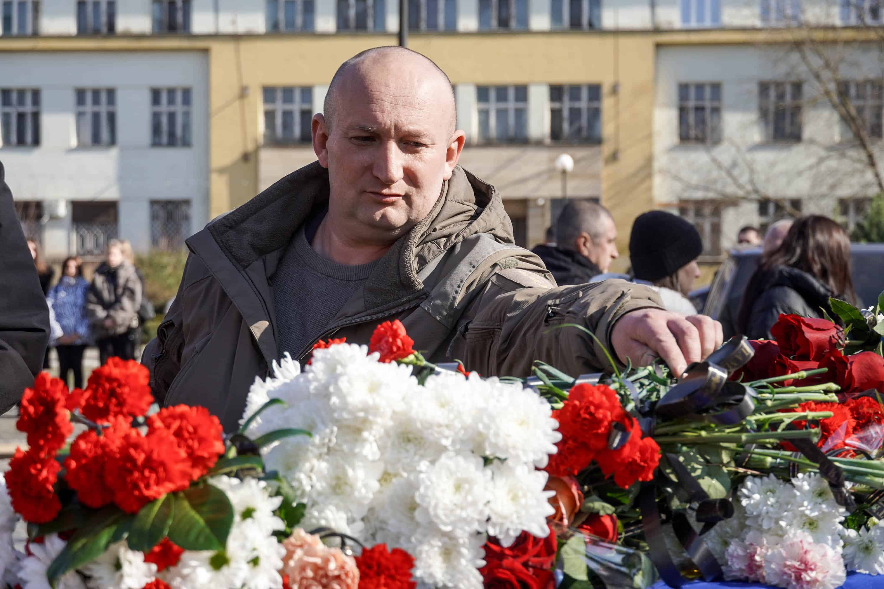 Ужгород сьогодні попрощався із полеглим захисником – підполковником, 48-річним Олександром Павлієм («Металістом»)