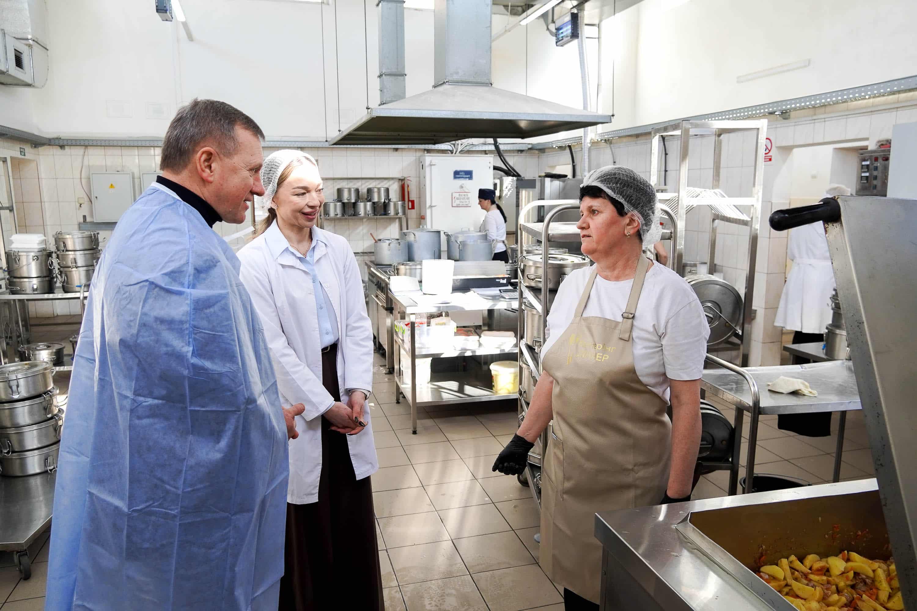 Пацієнти комунального медзакладу Ужгородської громади отримують безоплатне покращене харчування