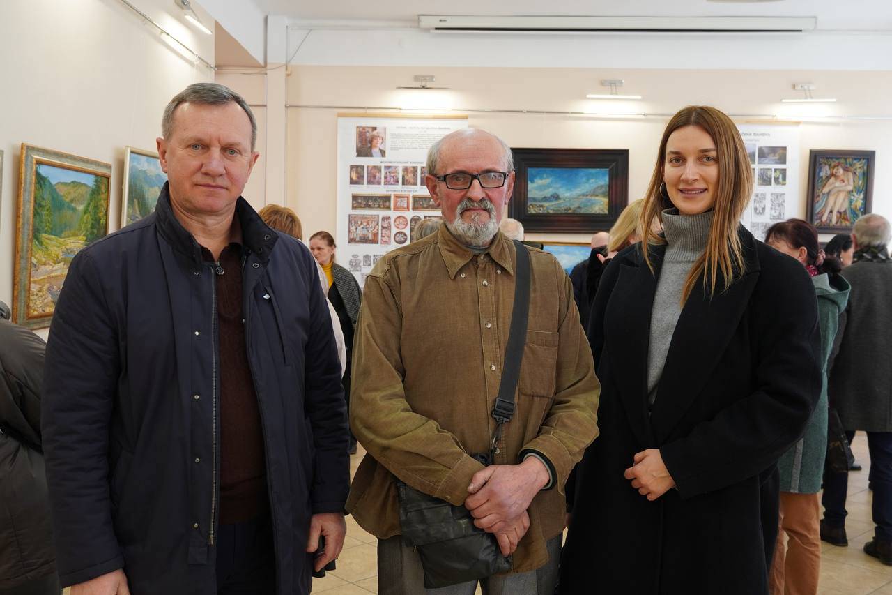 Виставка заслуженої художниці України Магдалини Пуглик-Белень відкрилася сьогодні в Ужгородському скансені