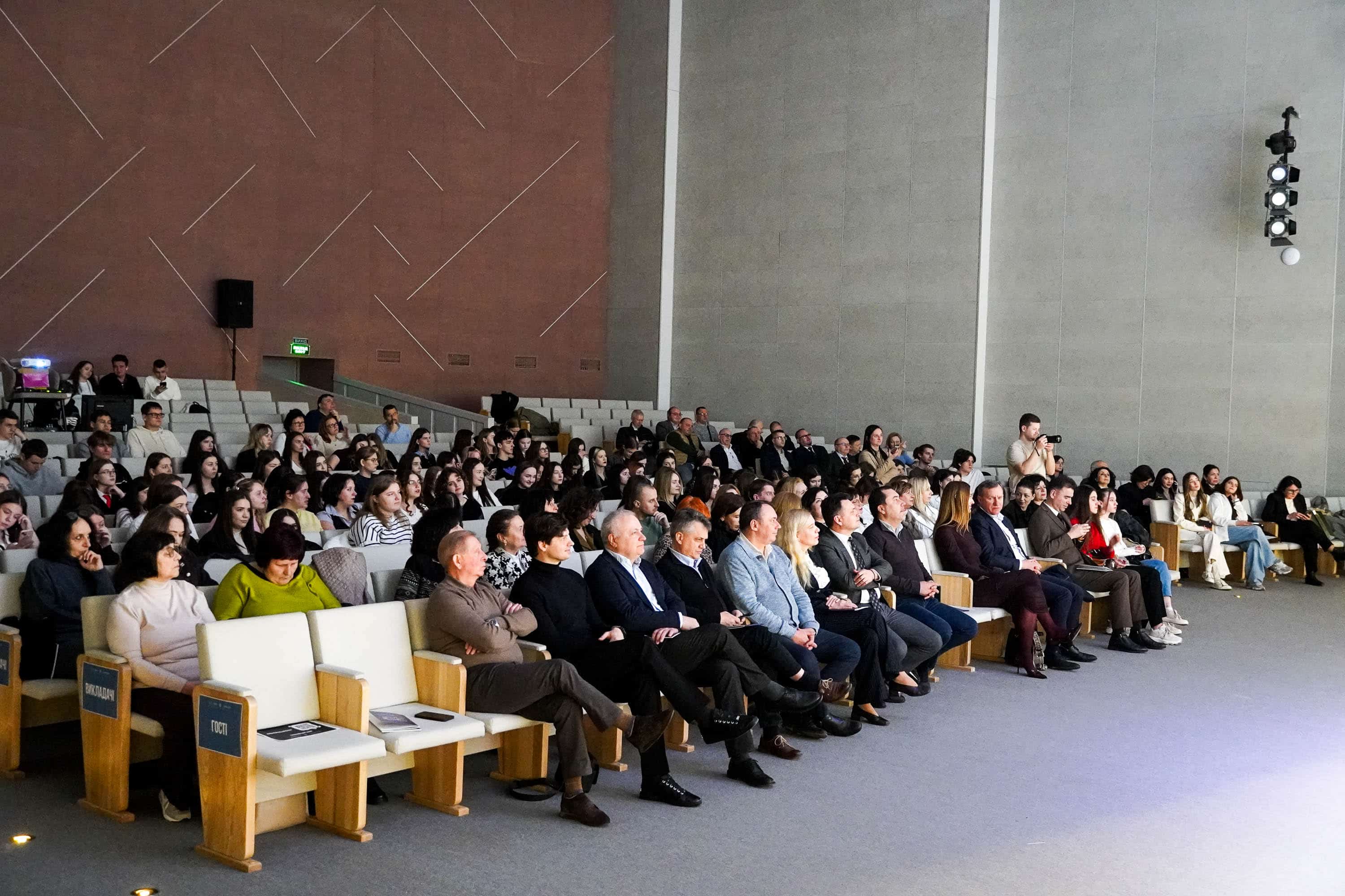 20 років з дня заснування відзначає факультет суспільних наук УжНУ