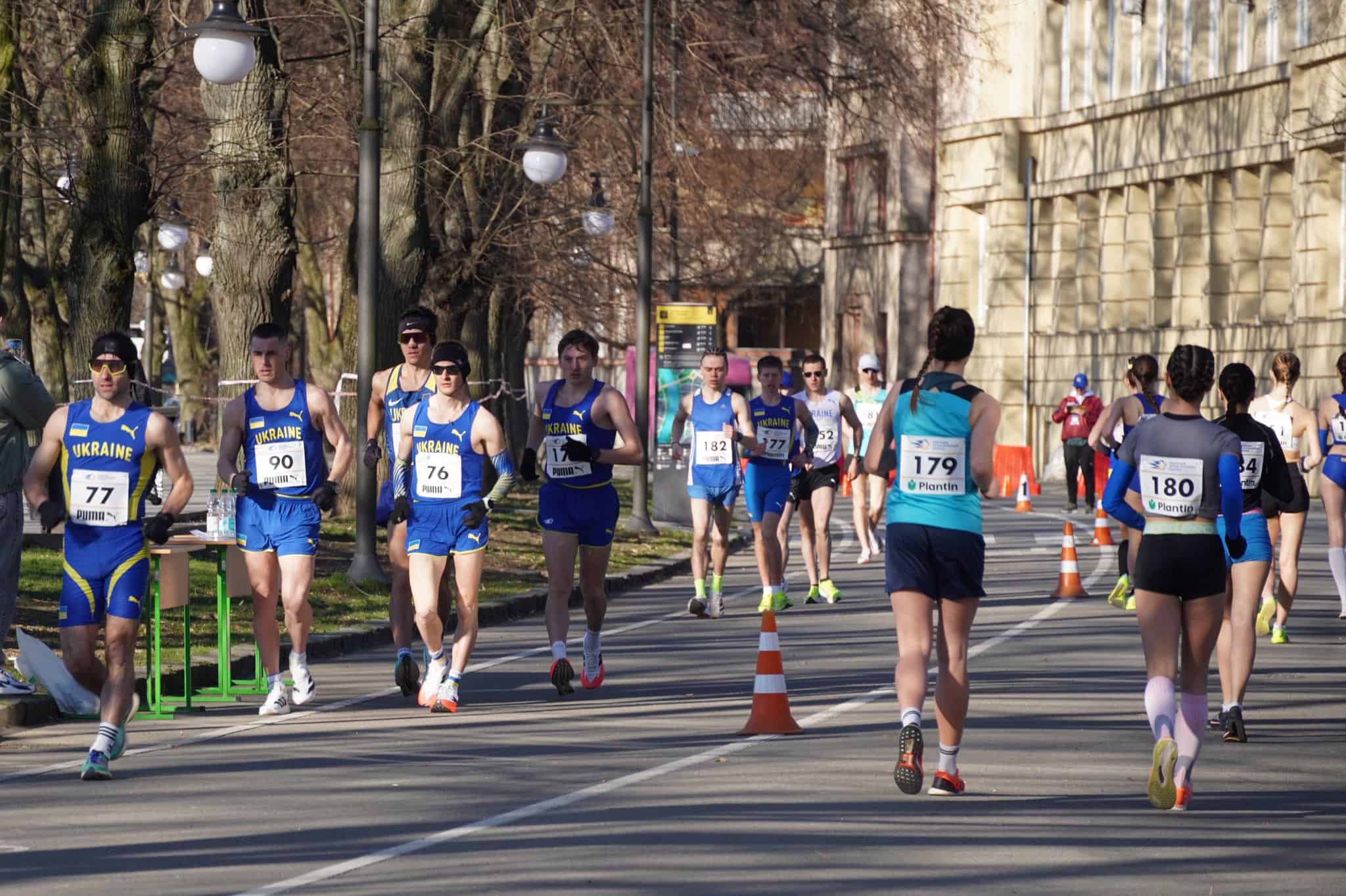 Чемпіонат України з легкої атлетики зі спортивної ходьби серед дорослих, молоді, юніорів і юніорок, юнаків та дівчат проходить в Ужгороді