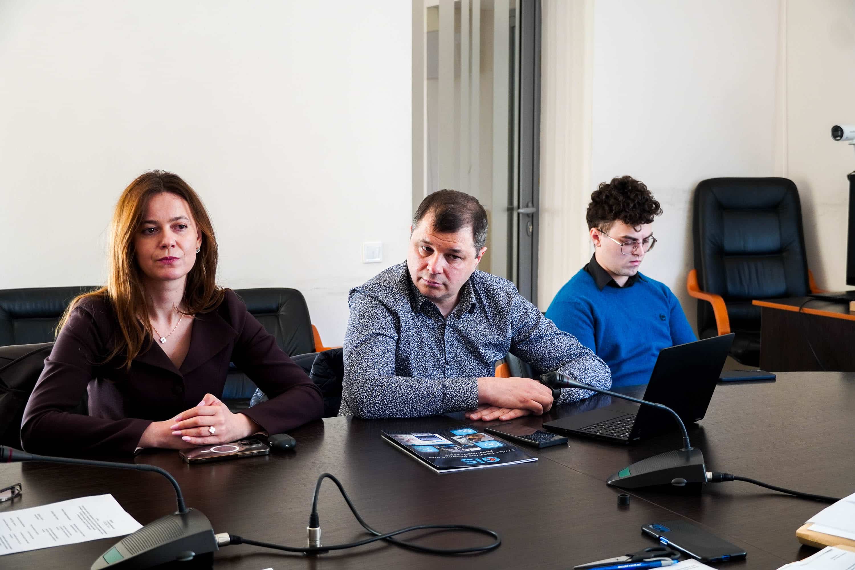 В Ужгородській міськраді провели конкурс на організацію GPS-моніторингу громадського транспорту