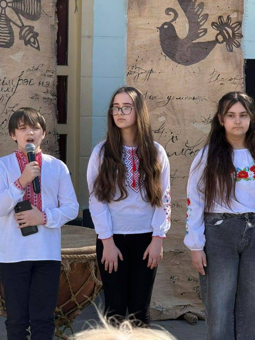 «Борітеся – поборете!» – у центрі Ужгорода відбувся поетичний марафон «Шевченкові читання. Мовою Кобзаря»