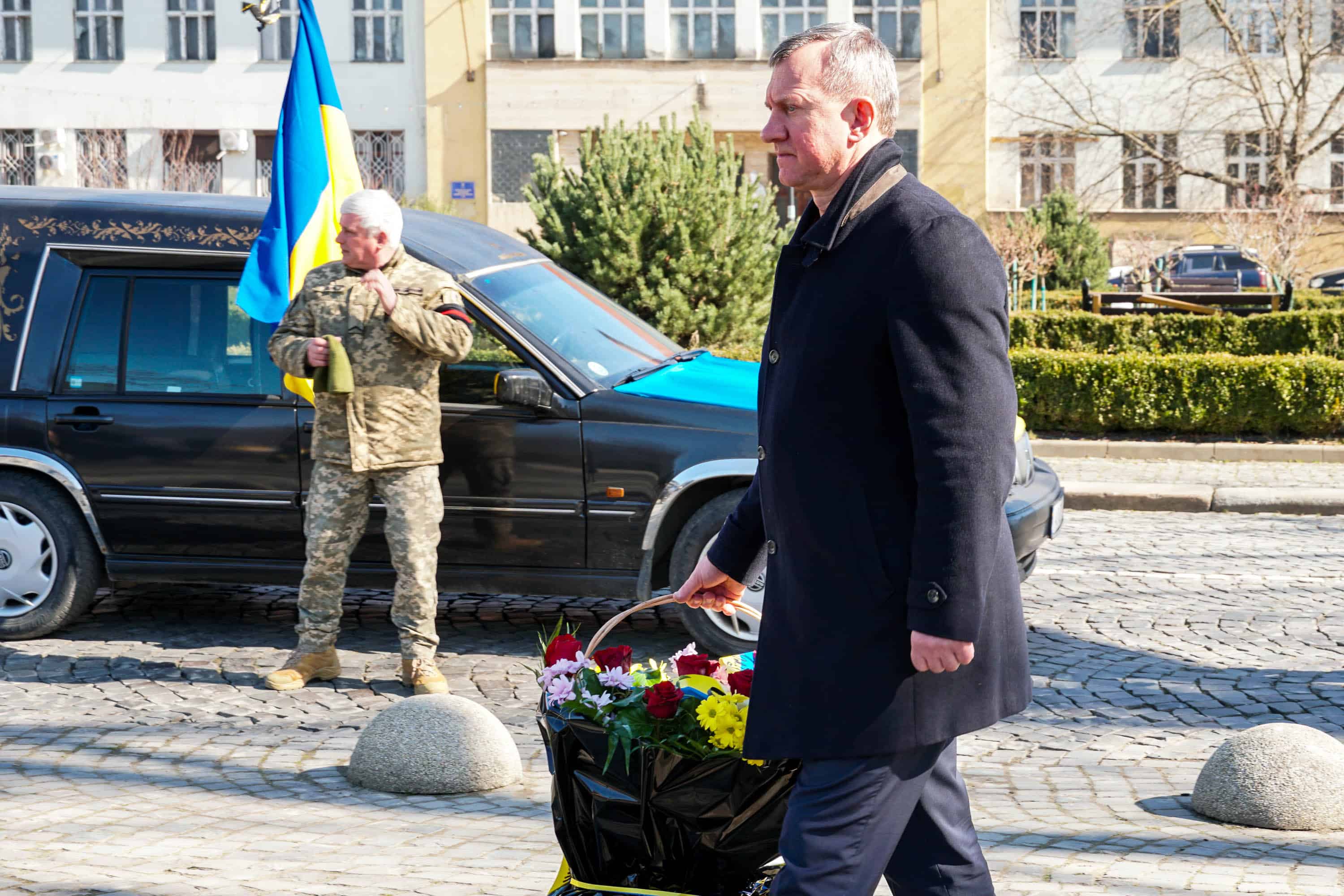В Ужгороді сьогодні попрощалися із 56-річним старшим солдатом Андрієм Жабським