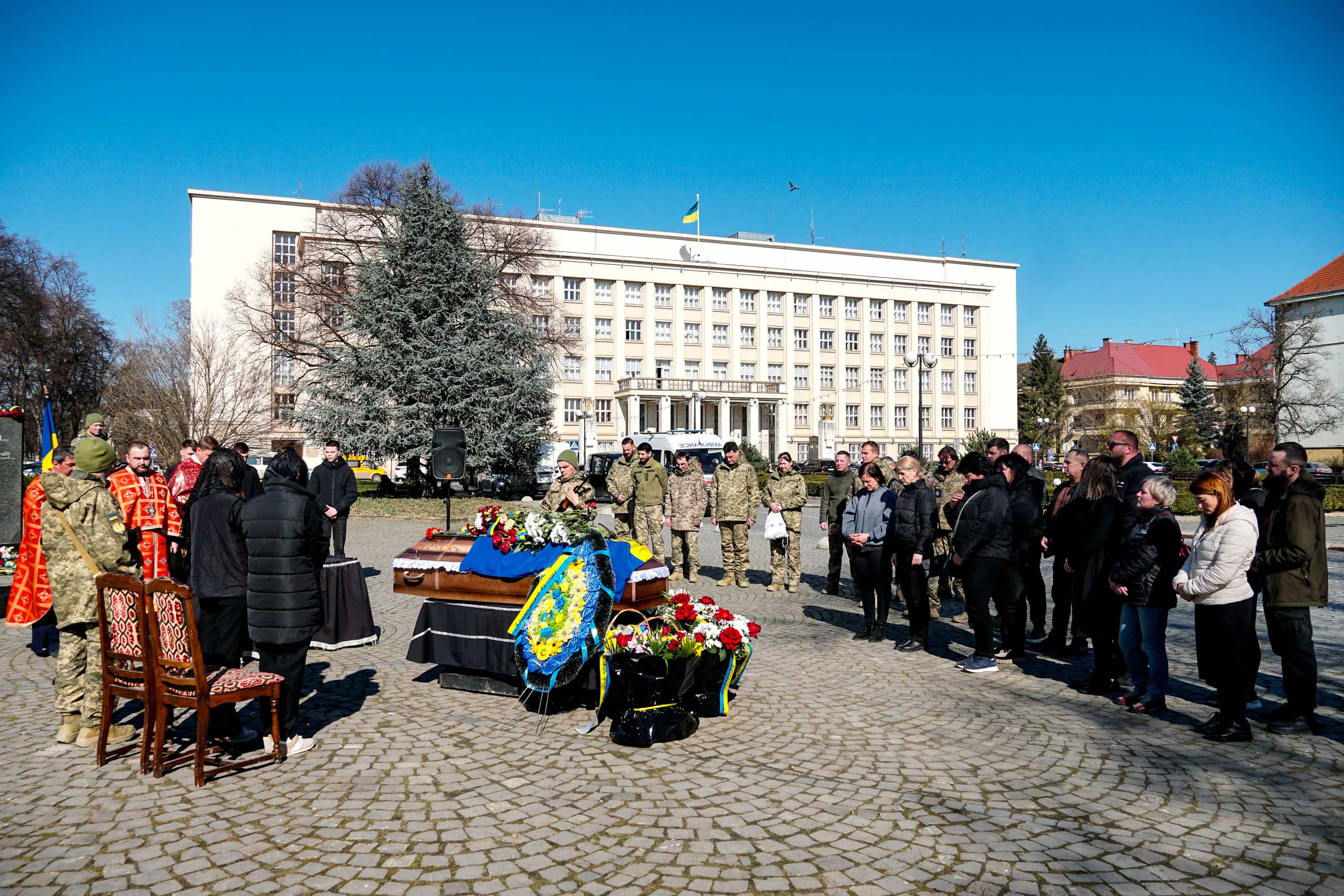В Ужгороді сьогодні попрощалися із 56-річним старшим солдатом Андрієм Жабським