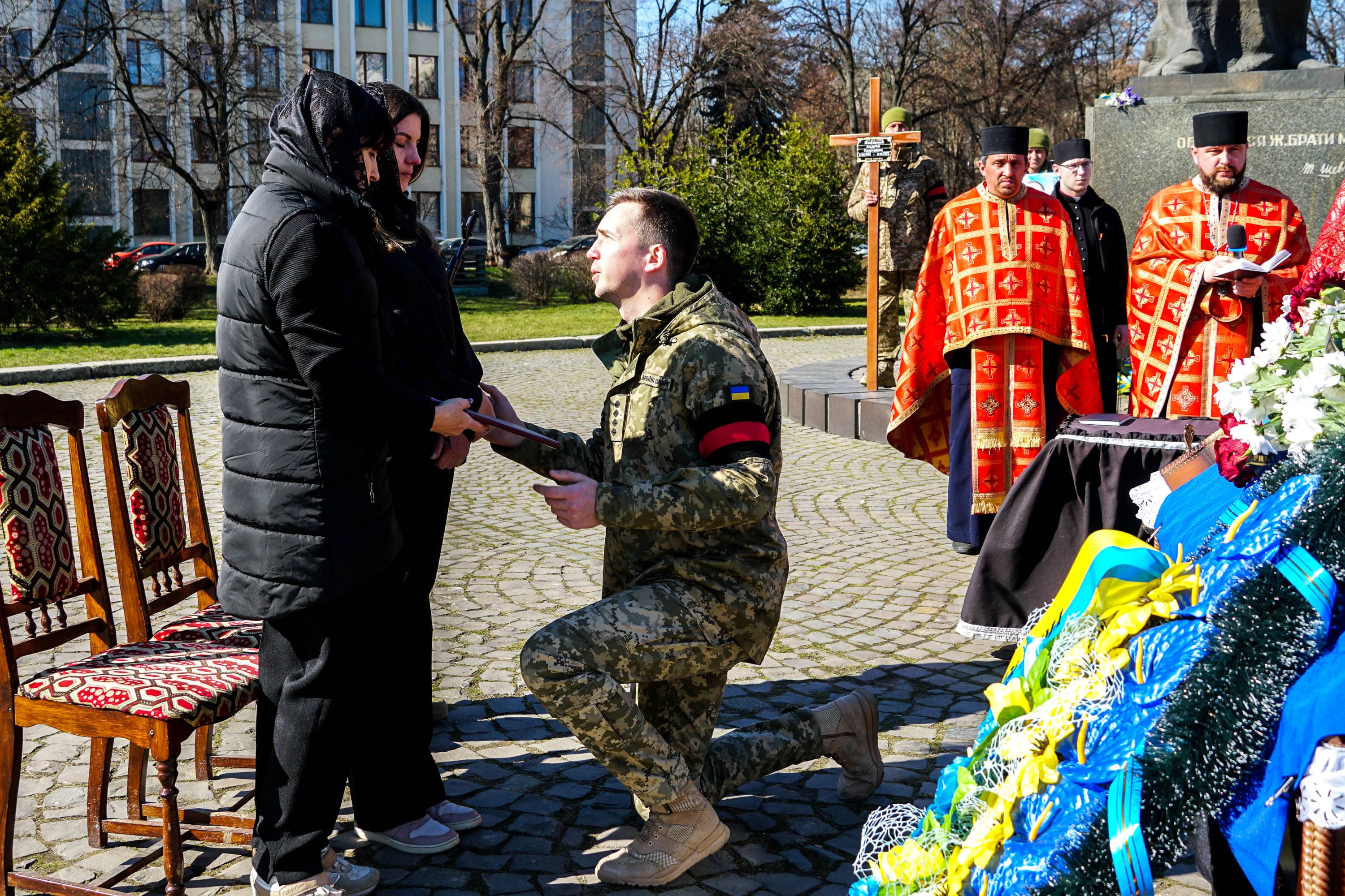 В Ужгороді сьогодні попрощалися із 56-річним старшим солдатом Андрієм Жабським