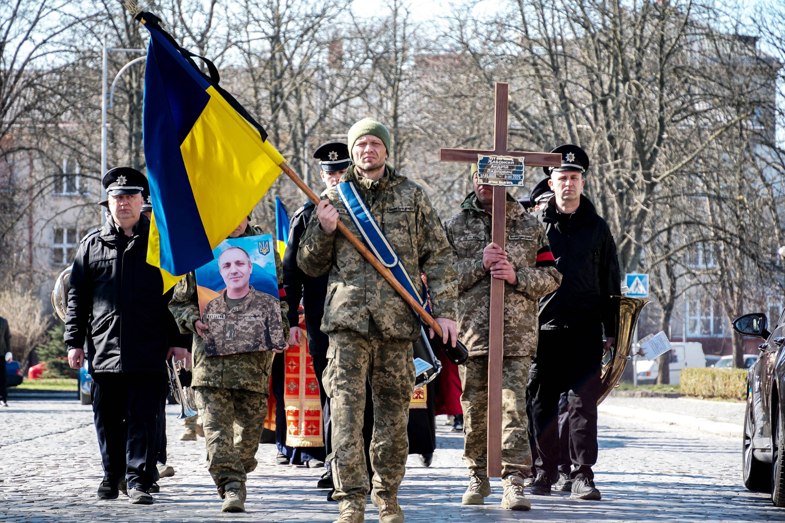 В Ужгороді сьогодні попрощалися із 56-річним старшим солдатом Андрієм Жабським