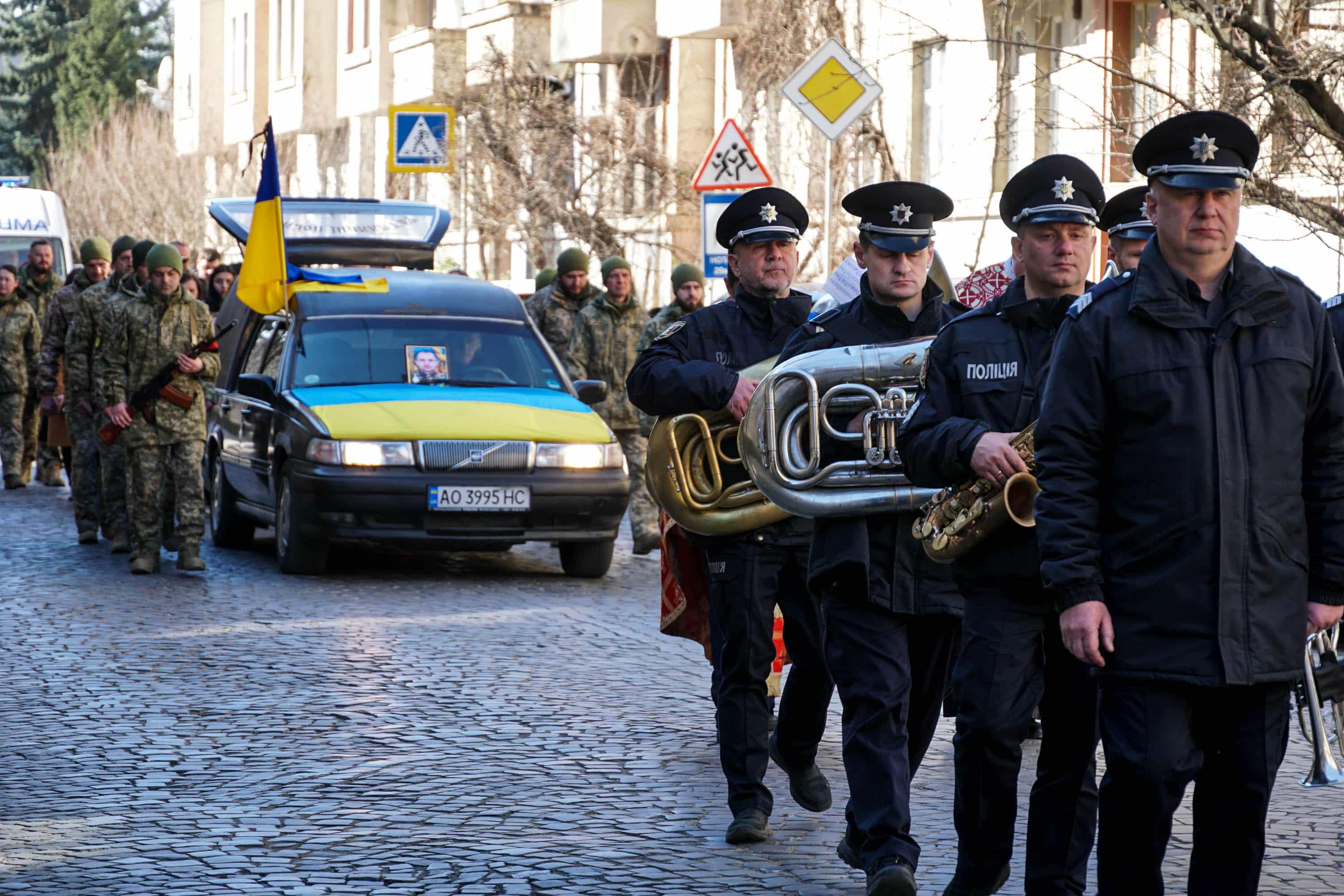 В Ужгороді сьогодні попрощалися із 56-річним старшим солдатом Андрієм Жабським
