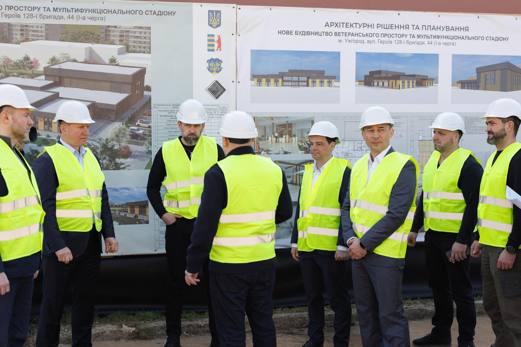 В Ужгороді триває будівництво ветеранського простору та мультифункціонального стадіону