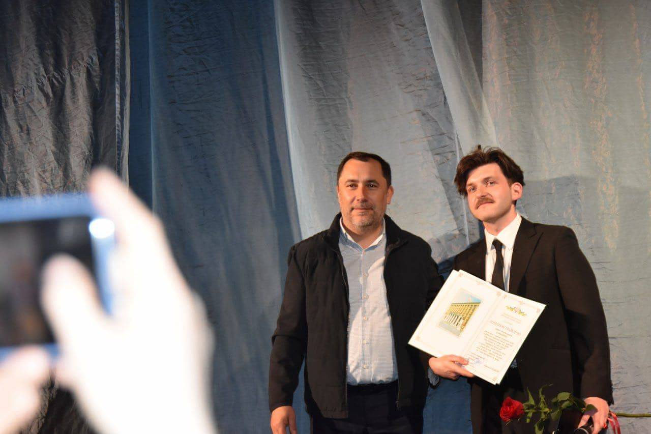 В Ужгороді з нагоди Міжнародного дня театру вітали тих, хто присвятив своє життя сцені