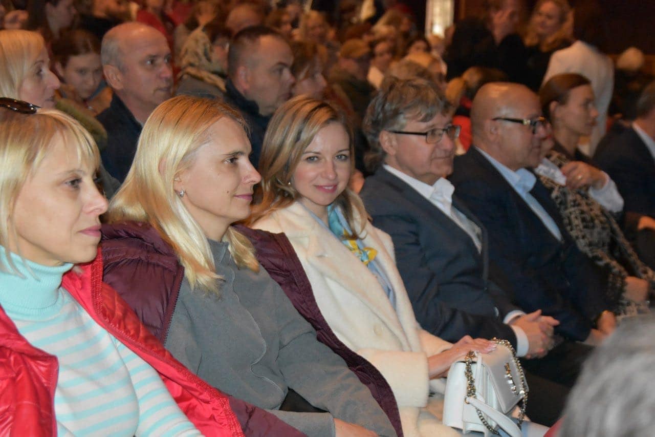 В Ужгороді з нагоди Міжнародного дня театру вітали тих, хто присвятив своє життя сцені