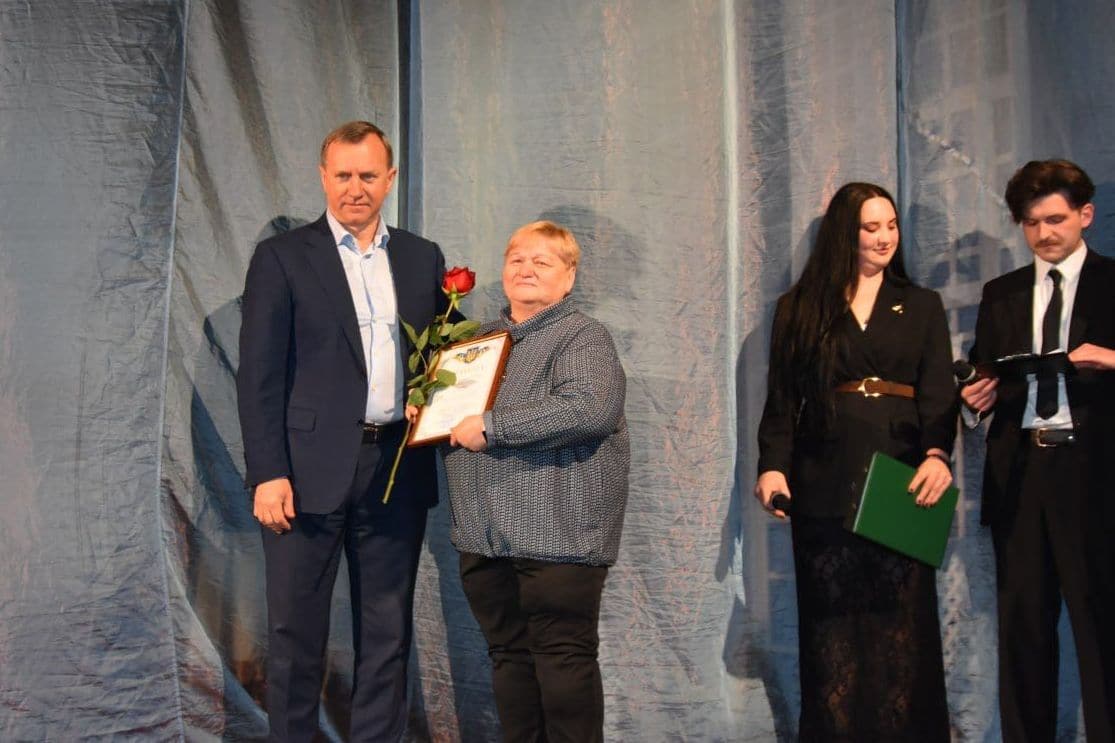 В Ужгороді з нагоди Міжнародного дня театру вітали тих, хто присвятив своє життя сцені