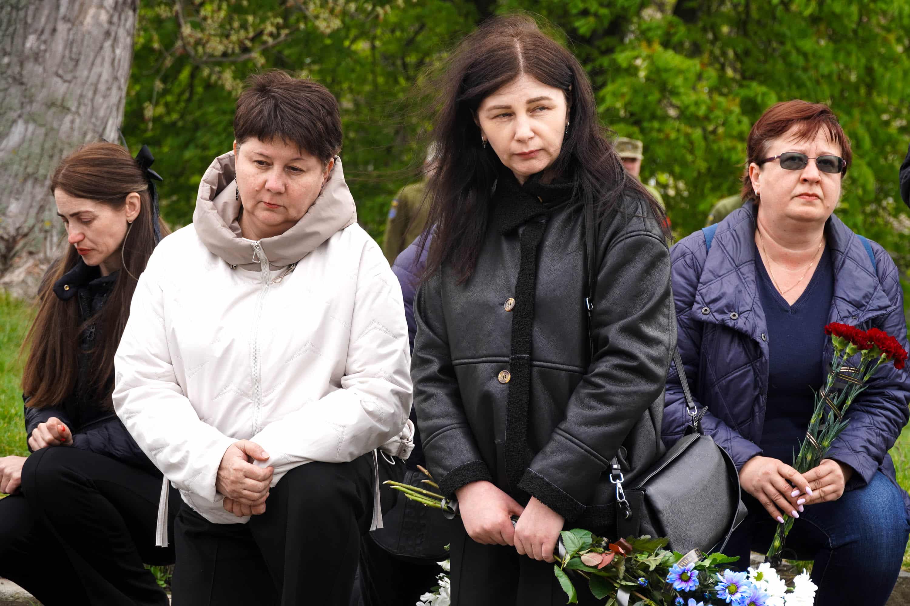 В Ужгороді сьогодні попрощалися із 43-річним солдатом Олександром Луцьом