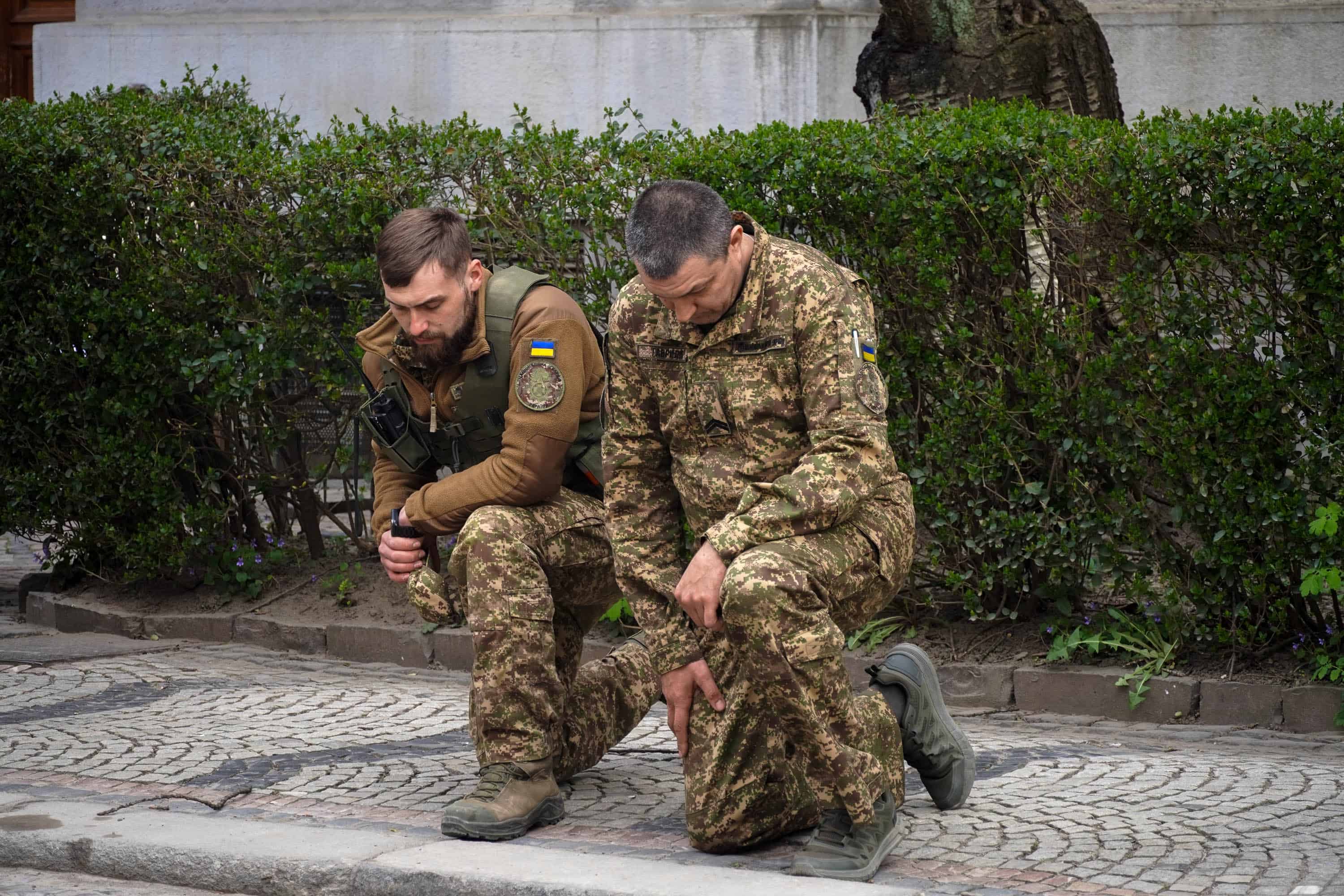 В Ужгороді сьогодні попрощалися із 43-річним солдатом Олександром Луцьом