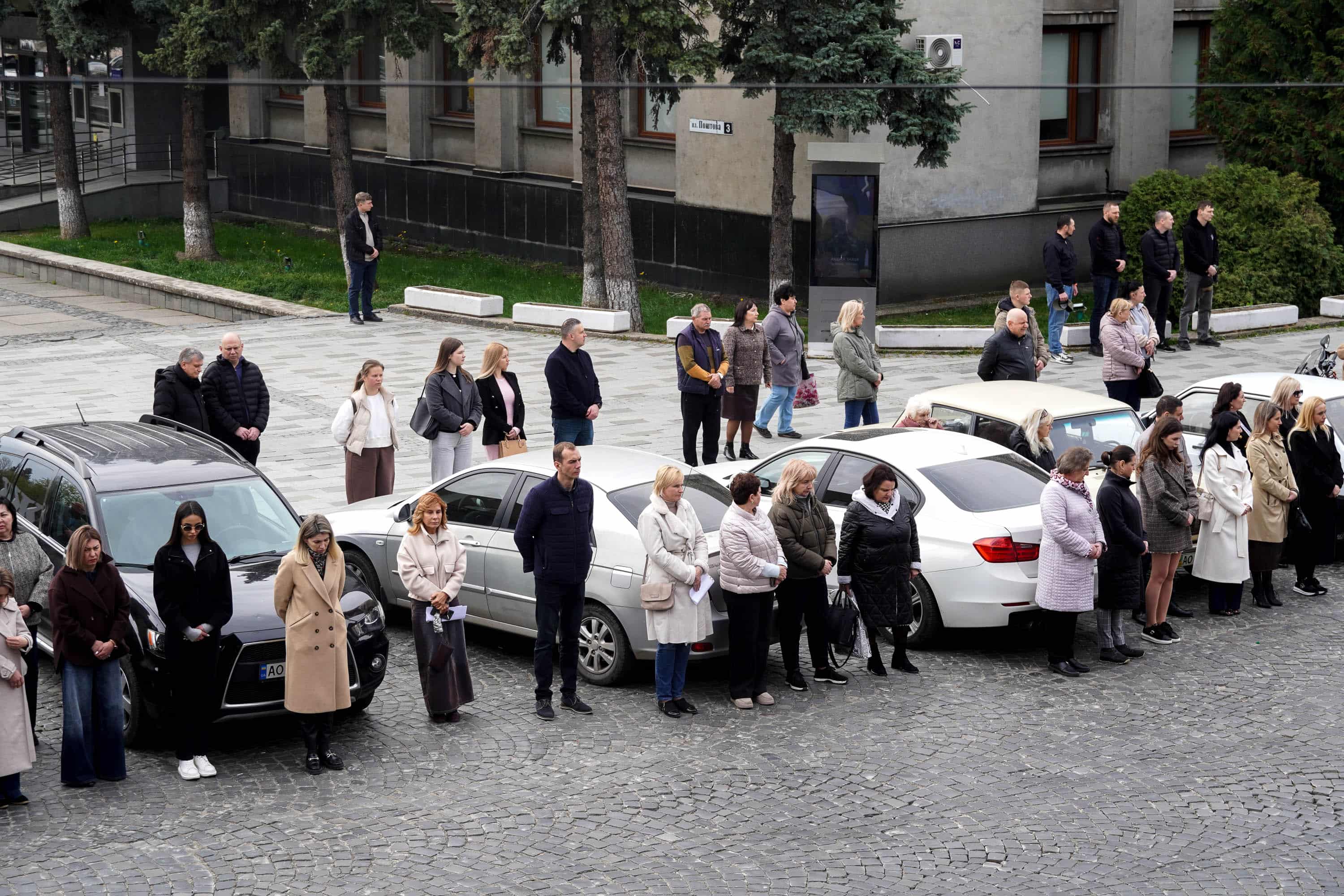 В Ужгороді сьогодні попрощалися із 43-річним солдатом Олександром Луцьом